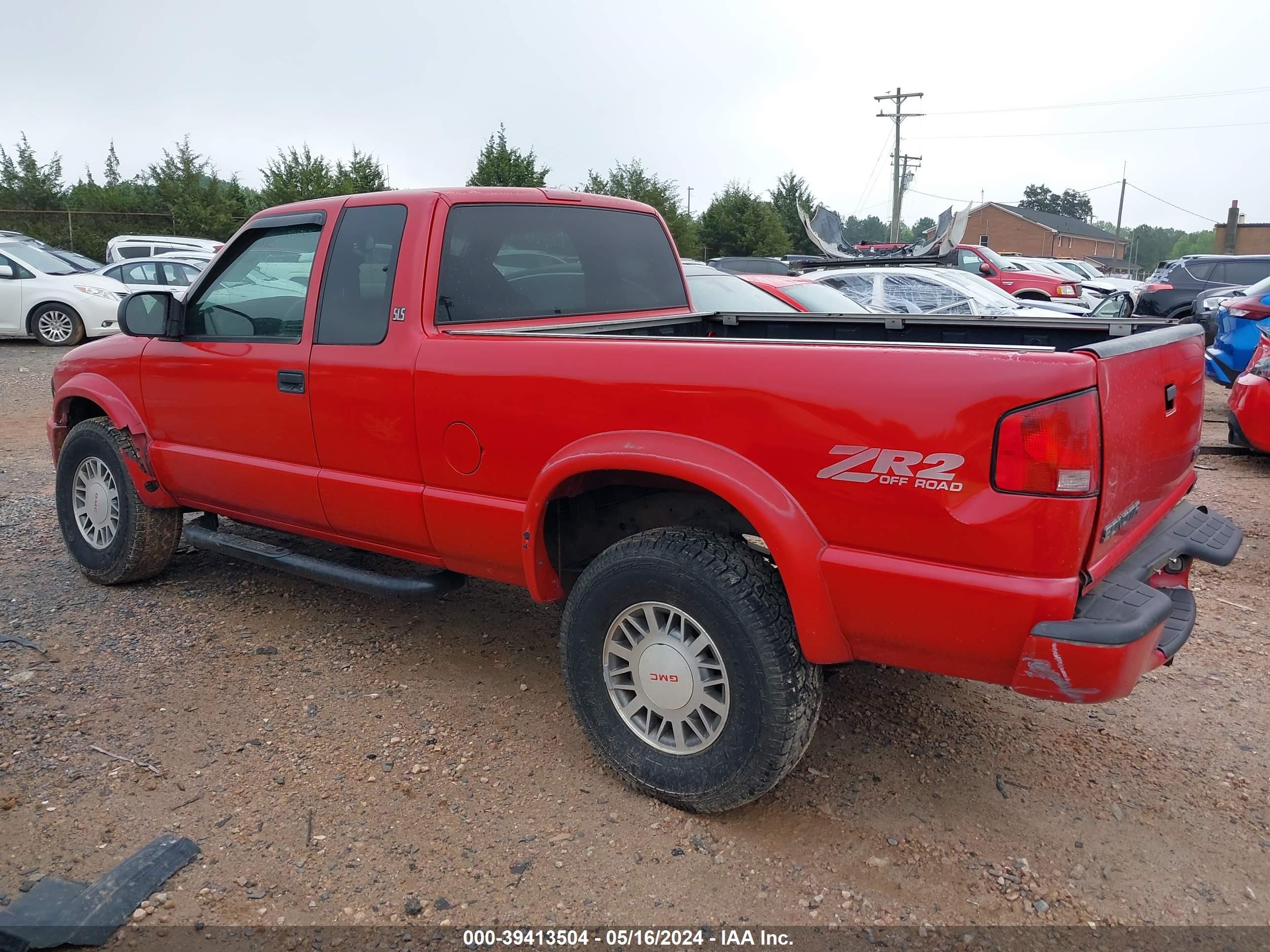 Photo 2 VIN: 1GTCT19W018144958 - GMC SONOMA 