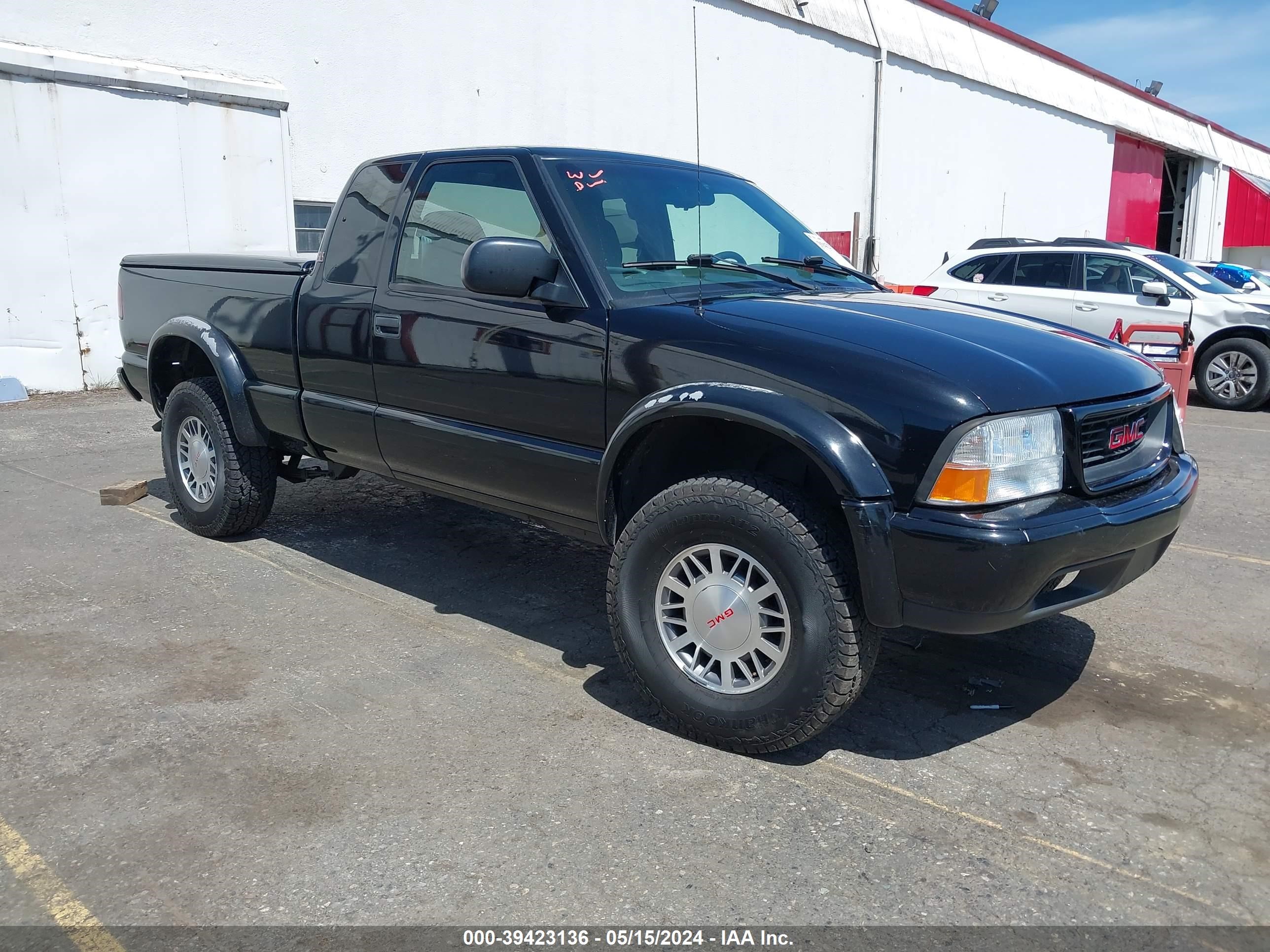 Photo 0 VIN: 1GTCT19W0Y8139611 - GMC SONOMA 