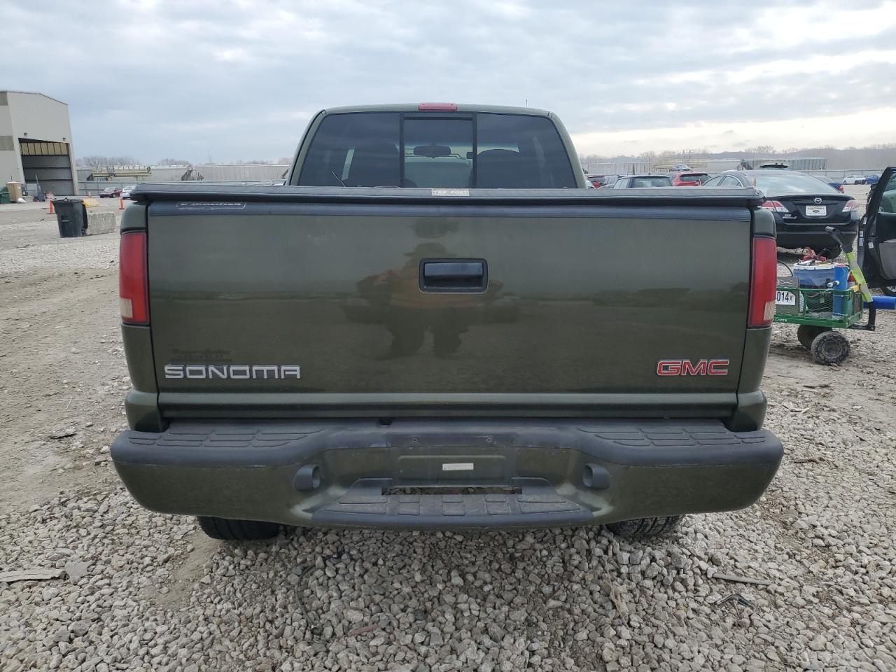 Photo 5 VIN: 1GTCT19W418119139 - GMC SONOMA 