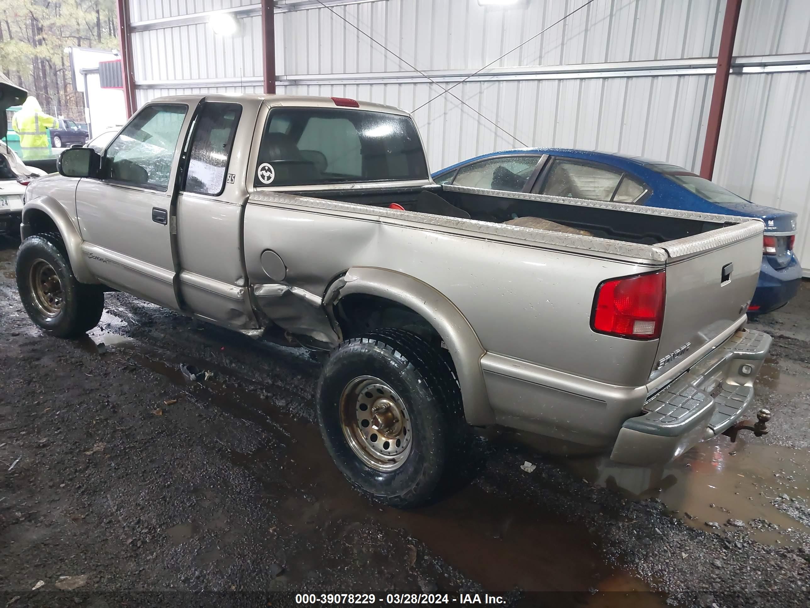 Photo 2 VIN: 1GTCT19W5X8501009 - GMC SONOMA 