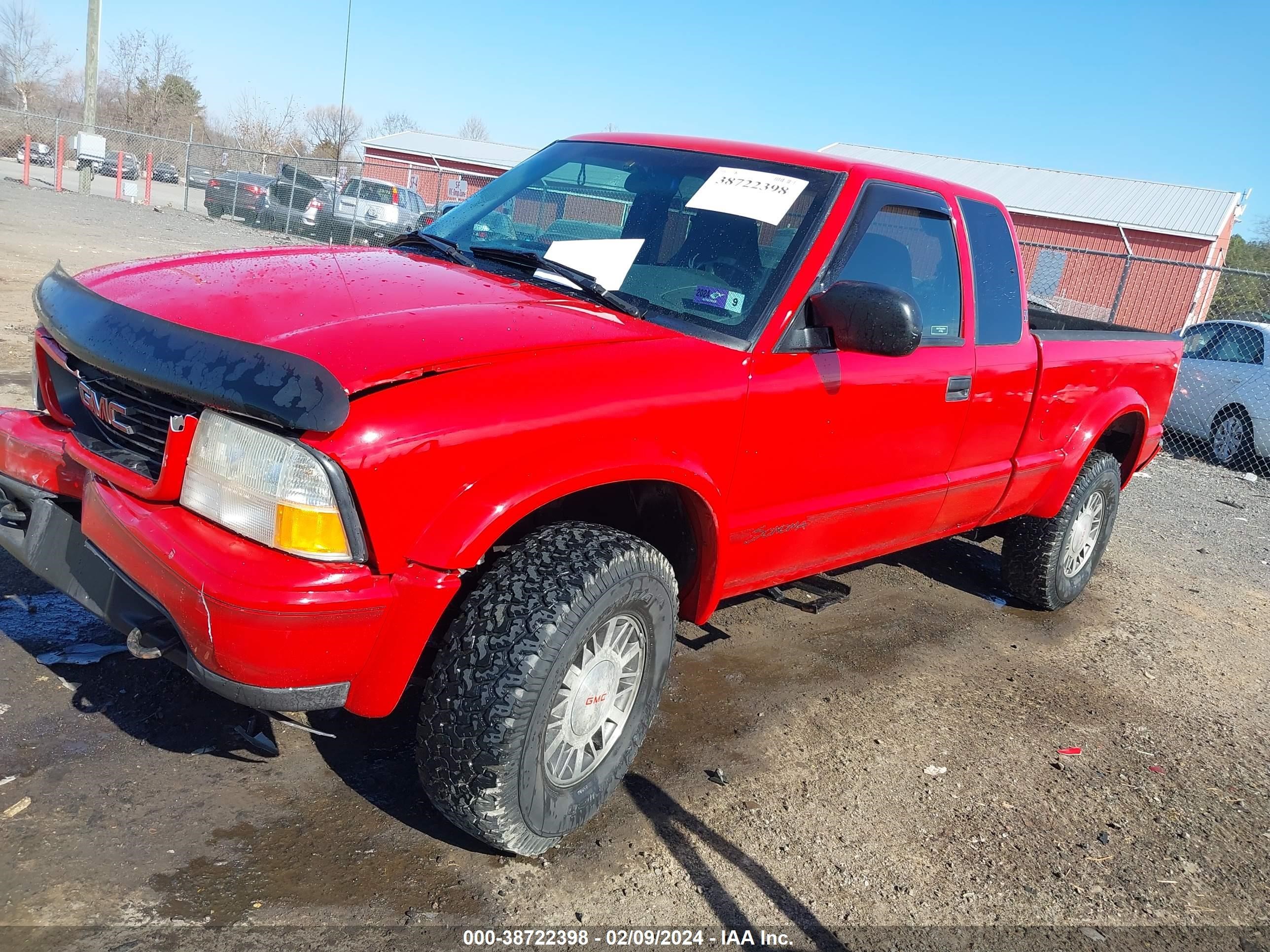 Photo 1 VIN: 1GTCT19W8X8529113 - GMC SONOMA 