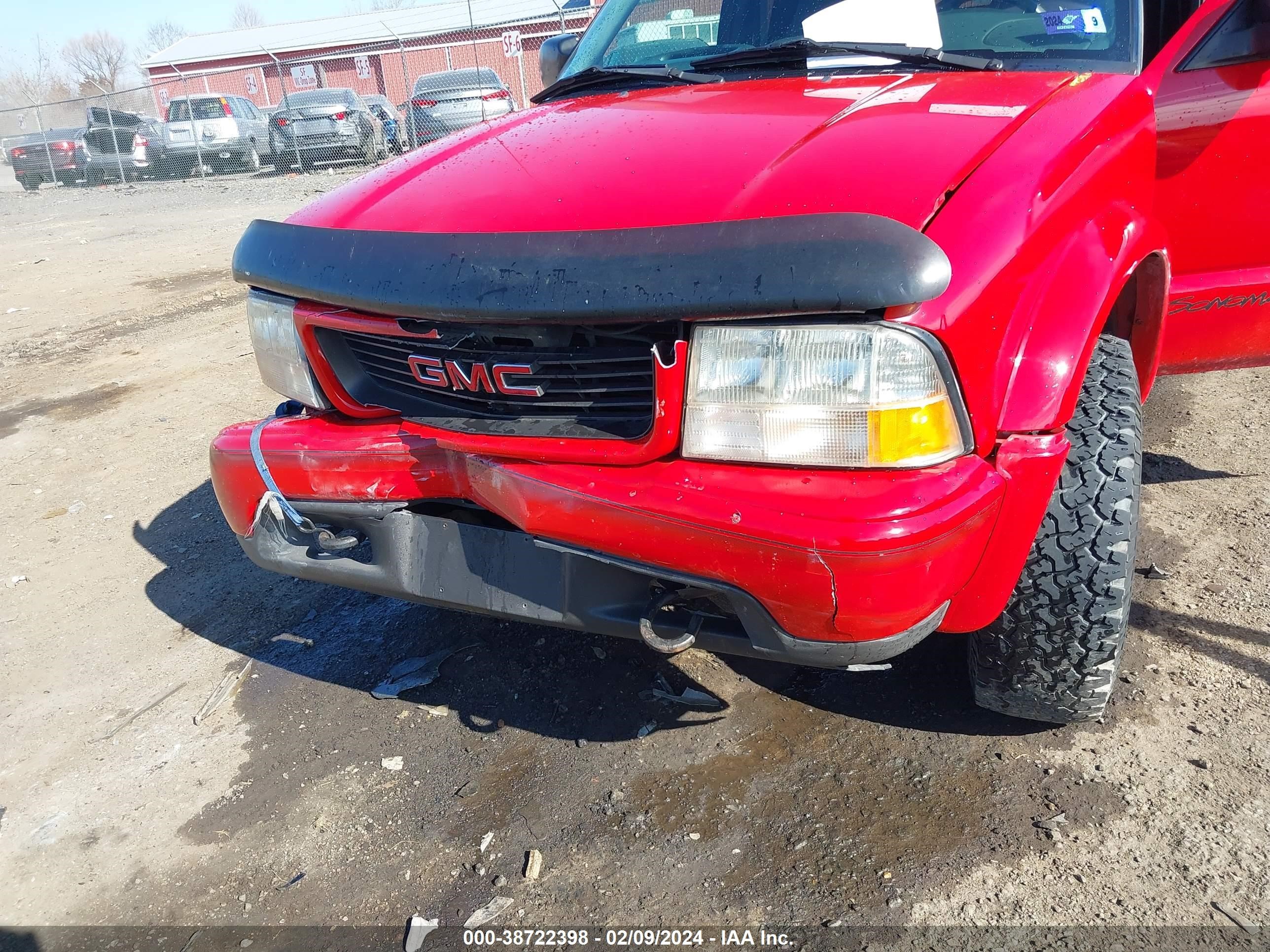 Photo 5 VIN: 1GTCT19W8X8529113 - GMC SONOMA 