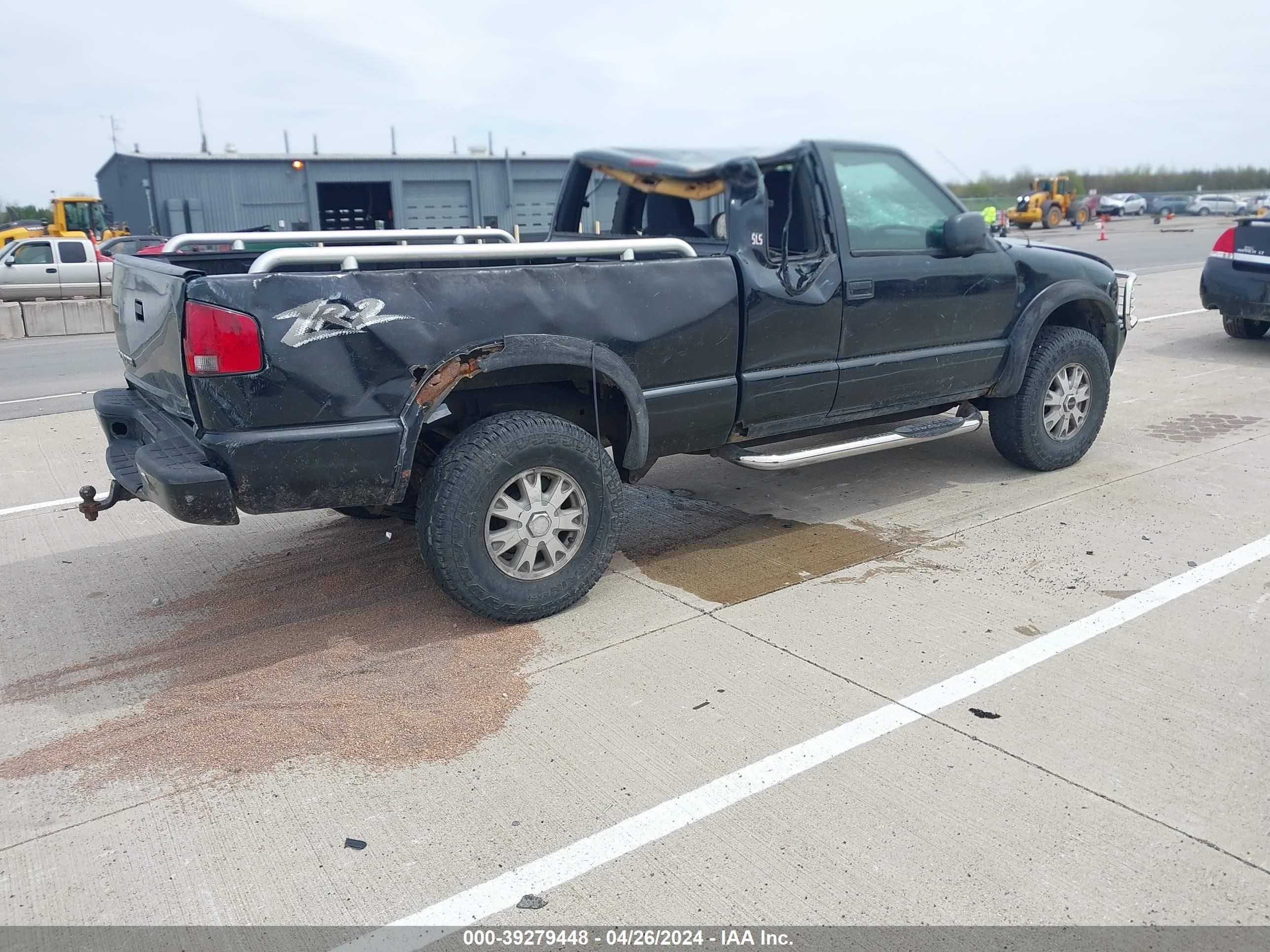 Photo 3 VIN: 1GTCT19X138231781 - GMC SONOMA 