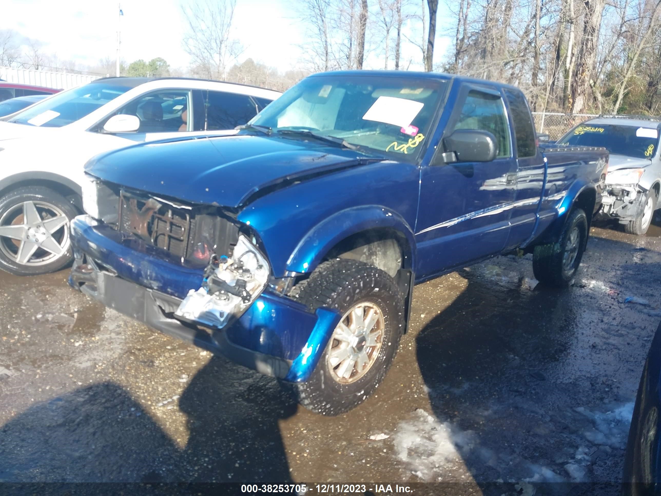 Photo 1 VIN: 1GTCT19X138265011 - GMC SONOMA 