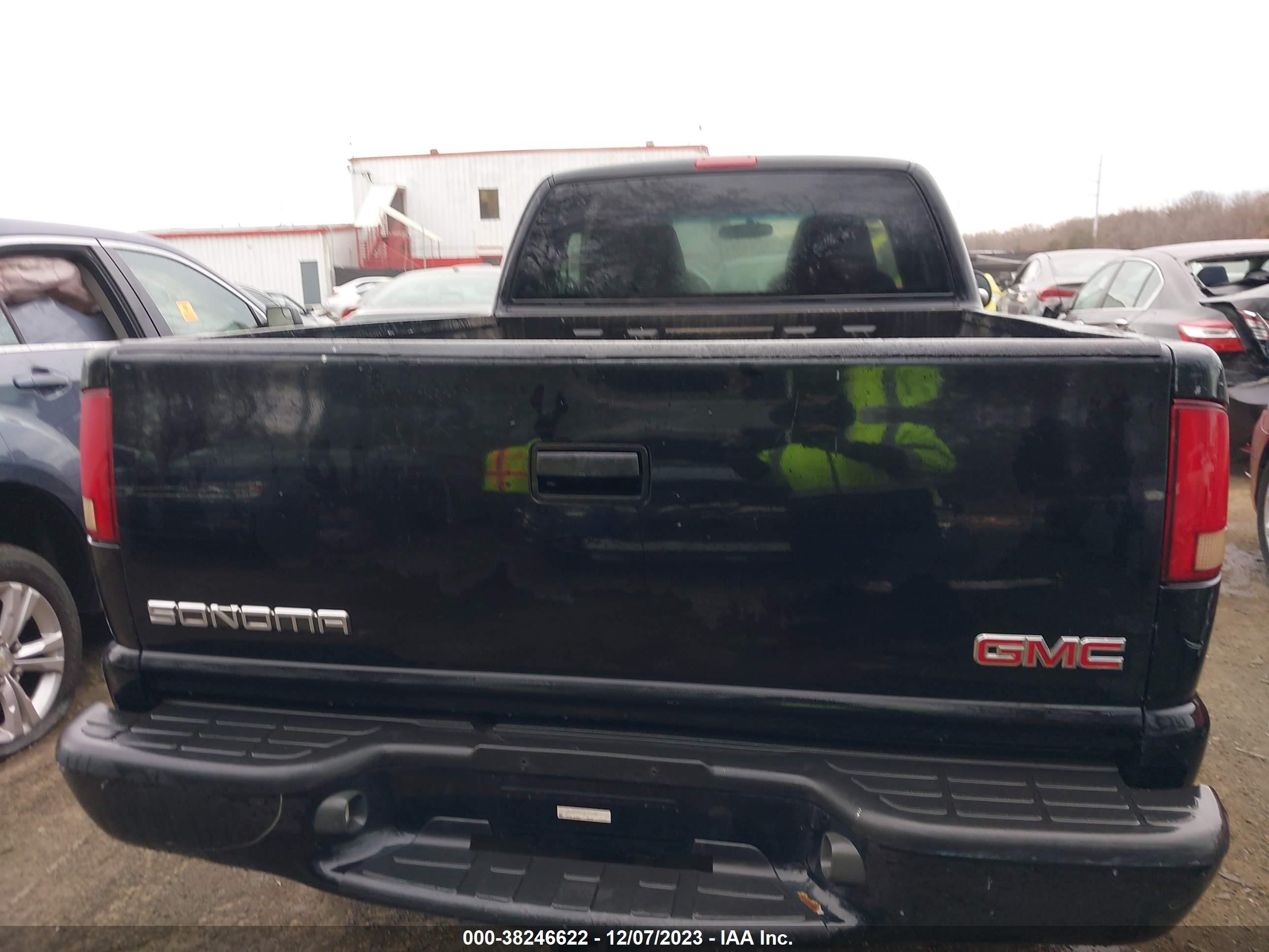 Photo 7 VIN: 1GTCT19X238217355 - GMC SONOMA 