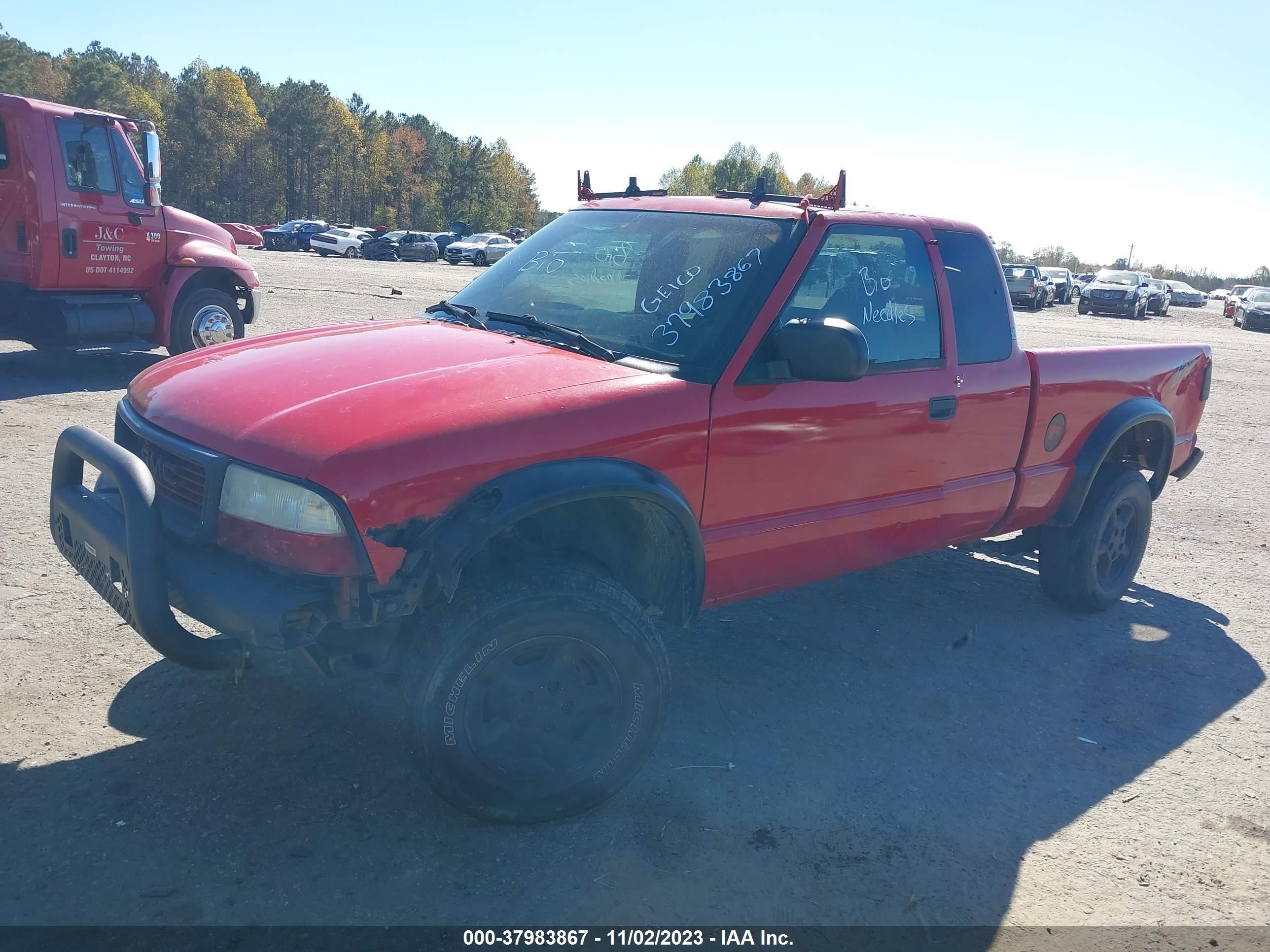 Photo 1 VIN: 1GTCT19X638231890 - GMC SONOMA 