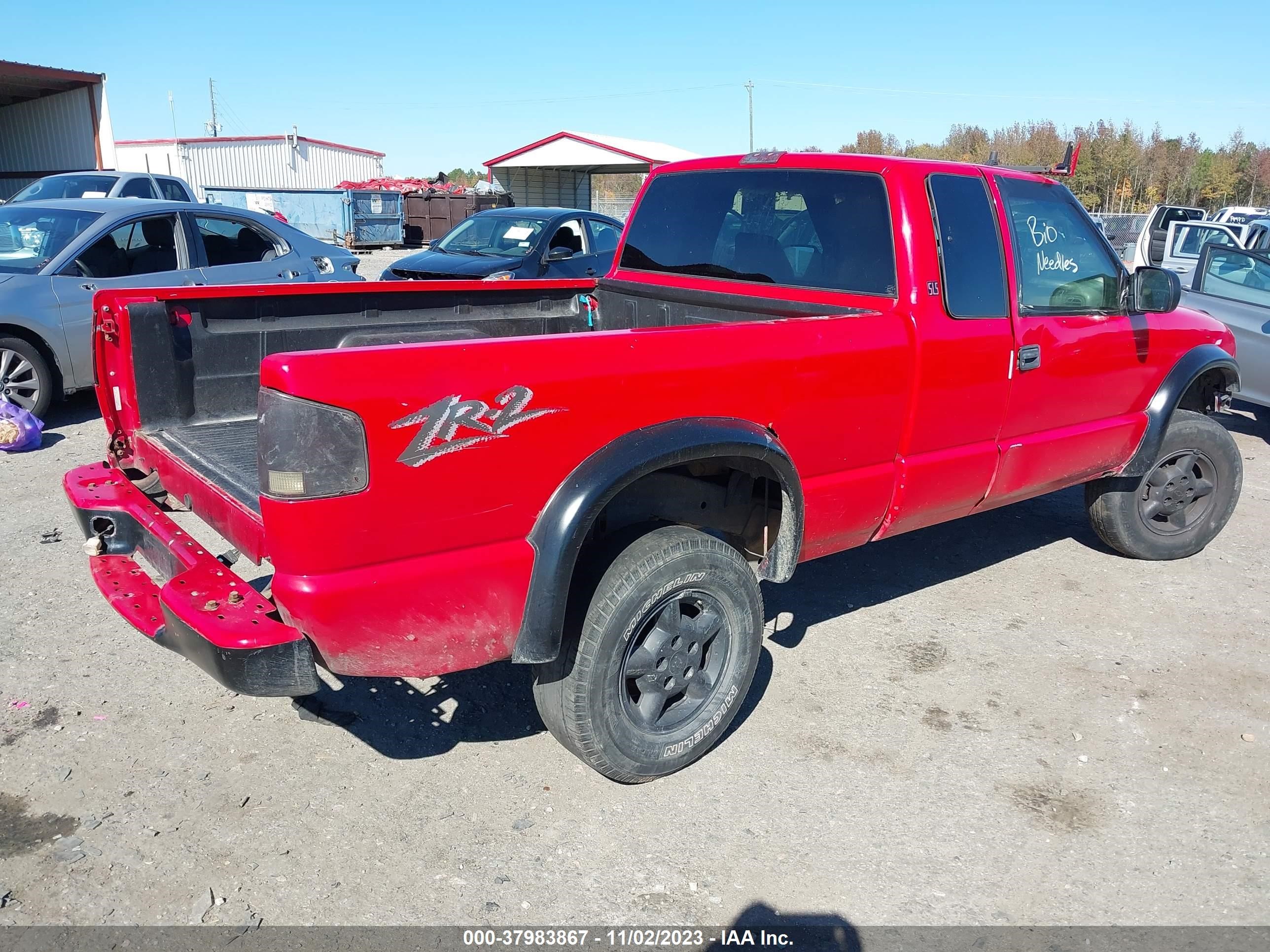 Photo 3 VIN: 1GTCT19X638231890 - GMC SONOMA 