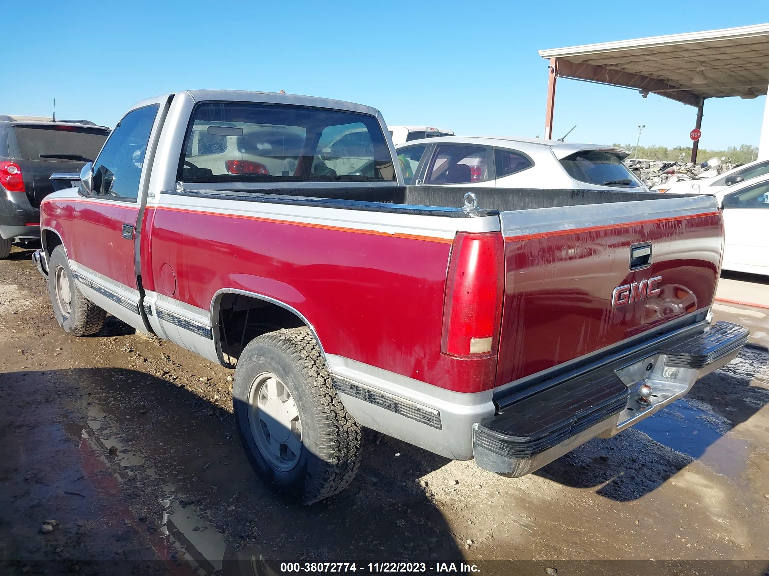 Photo 2 VIN: 1GTDC14H3KZ523669 - GMC SIERRA 