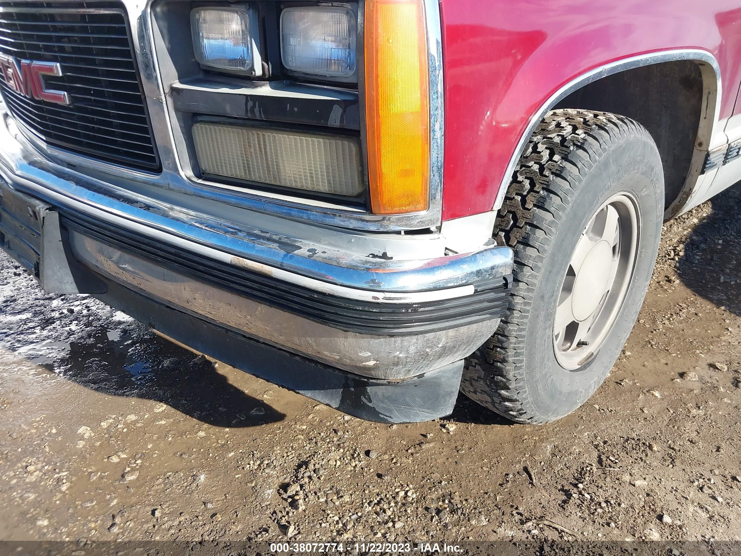 Photo 5 VIN: 1GTDC14H3KZ523669 - GMC SIERRA 