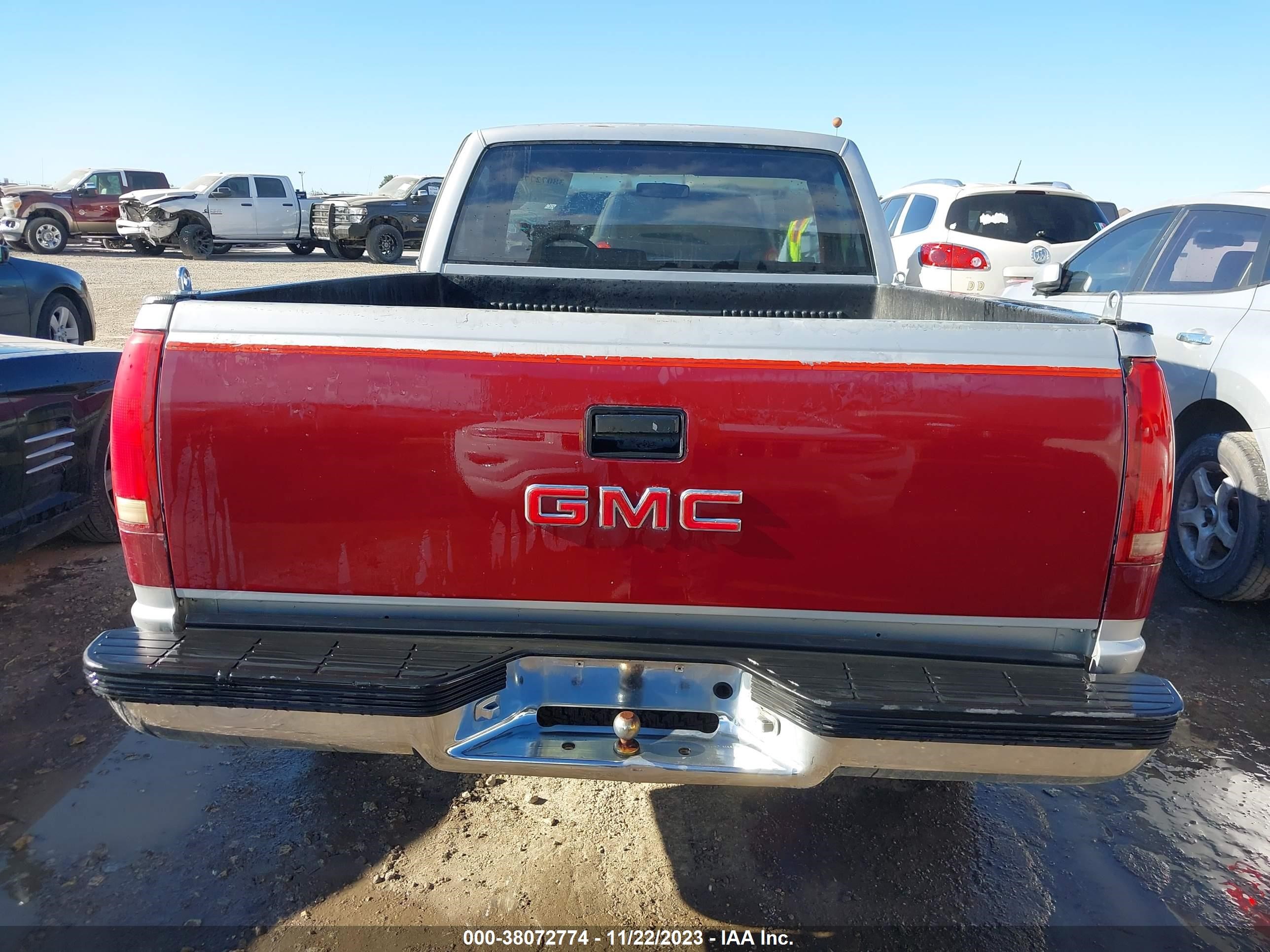 Photo 7 VIN: 1GTDC14H3KZ523669 - GMC SIERRA 