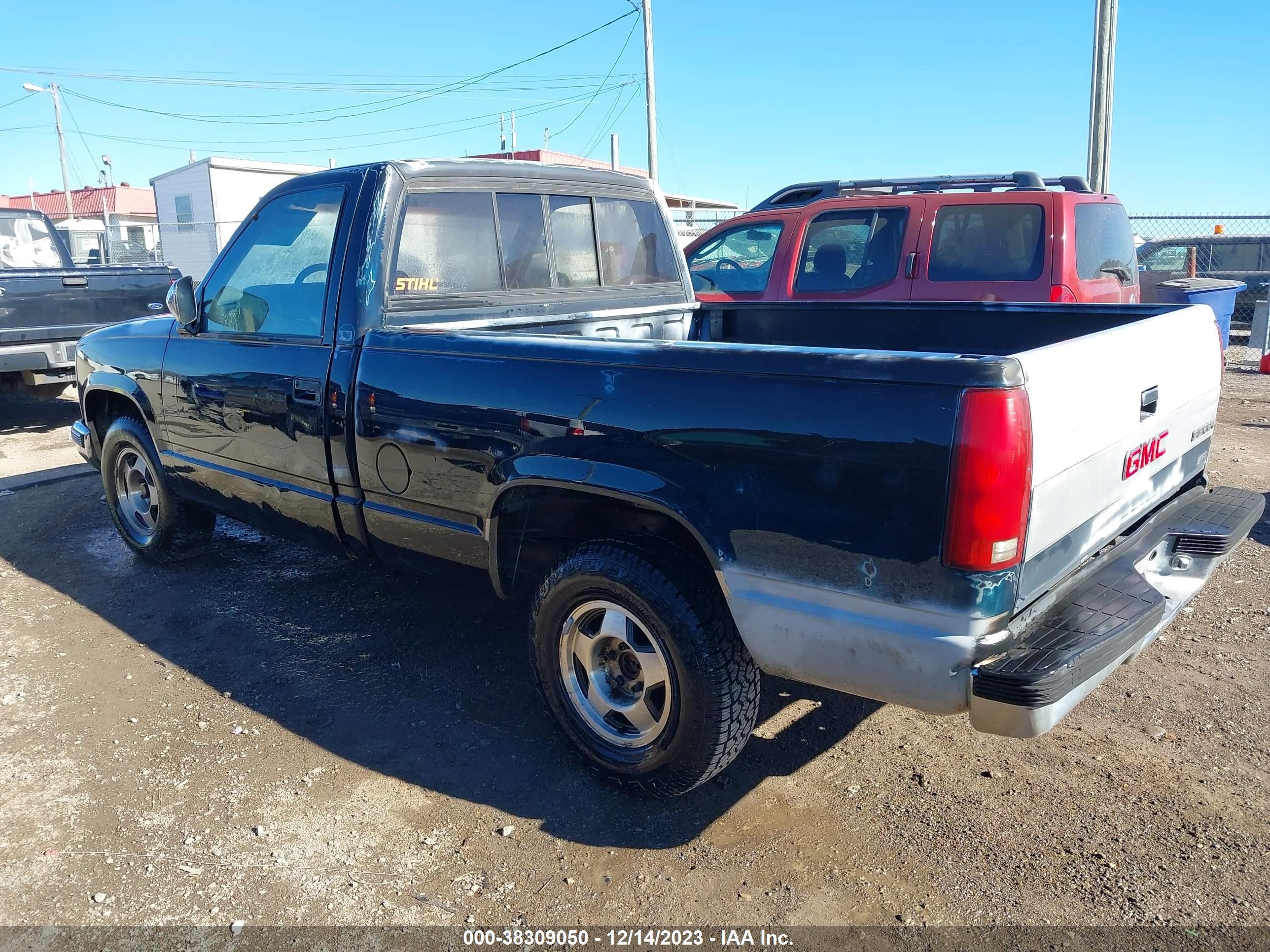 Photo 2 VIN: 1GTDC14K4KZ543733 - GMC SIERRA 