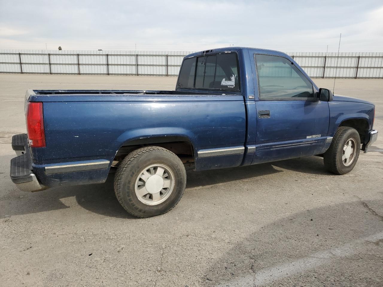 Photo 2 VIN: 1GTDC14Z1RZ507909 - GMC SIERRA 