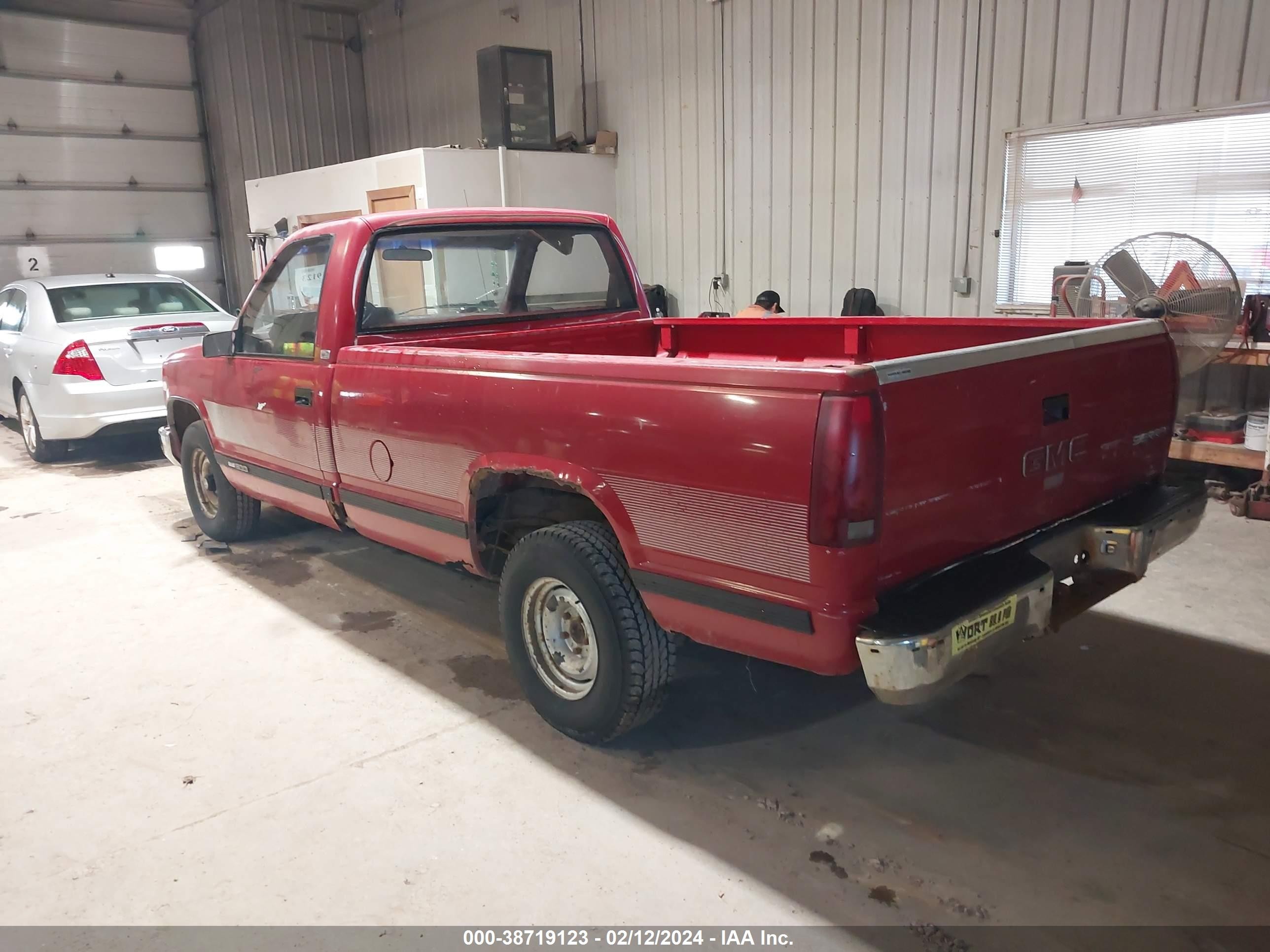 Photo 2 VIN: 1GTDC14Z8JZ510052 - GMC NULL 