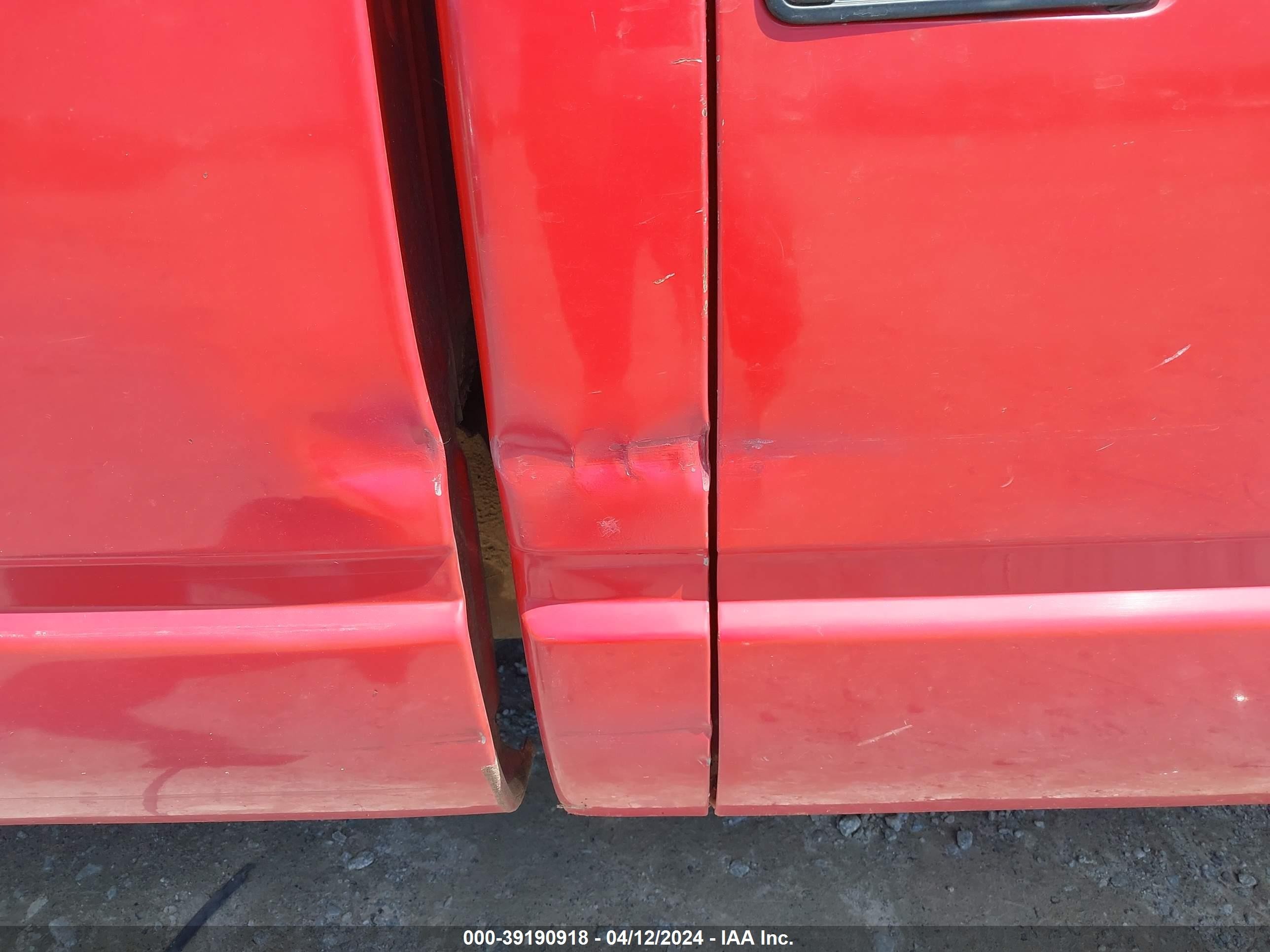 Photo 11 VIN: 1GTDC14Z9PZ526236 - GMC SIERRA 