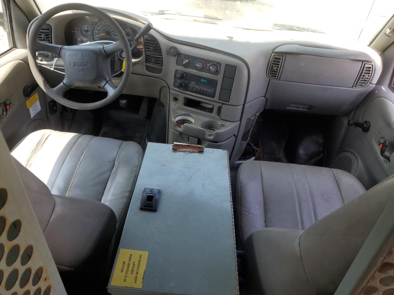 Photo 7 VIN: 1GTDM19W9YB506834 - GMC SAFARI 