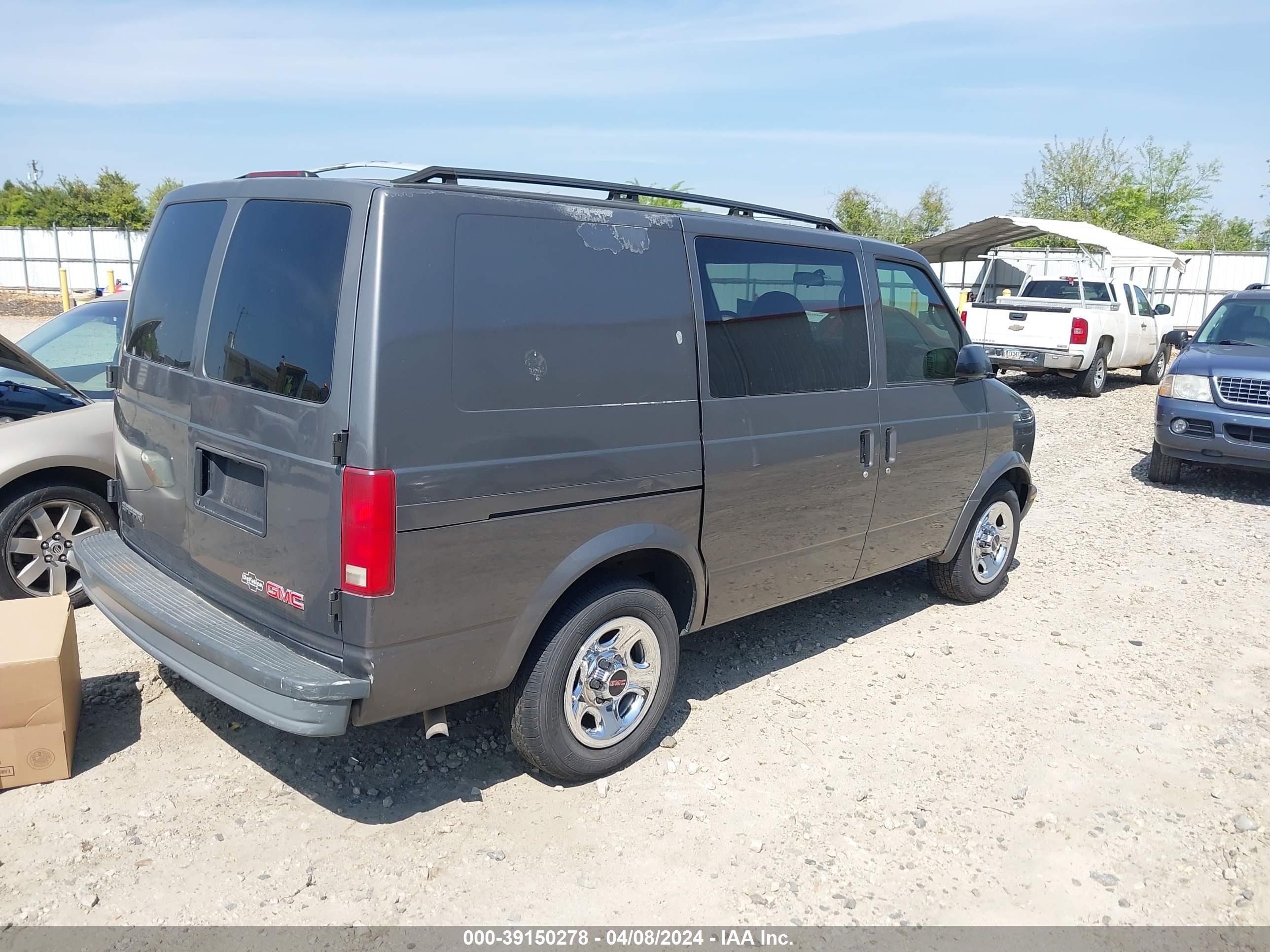 Photo 3 VIN: 1GTDM19X45B504641 - GMC SAFARI 