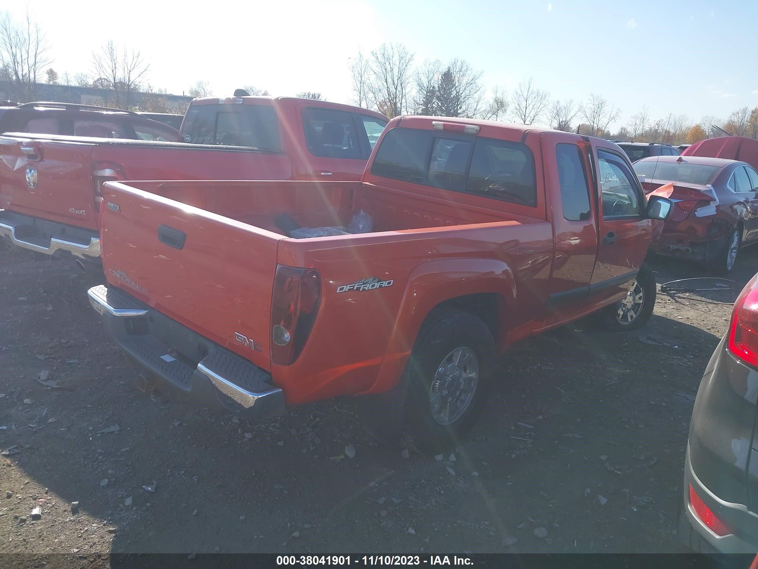 Photo 3 VIN: 1GTDS19E488158242 - GMC CANYON 