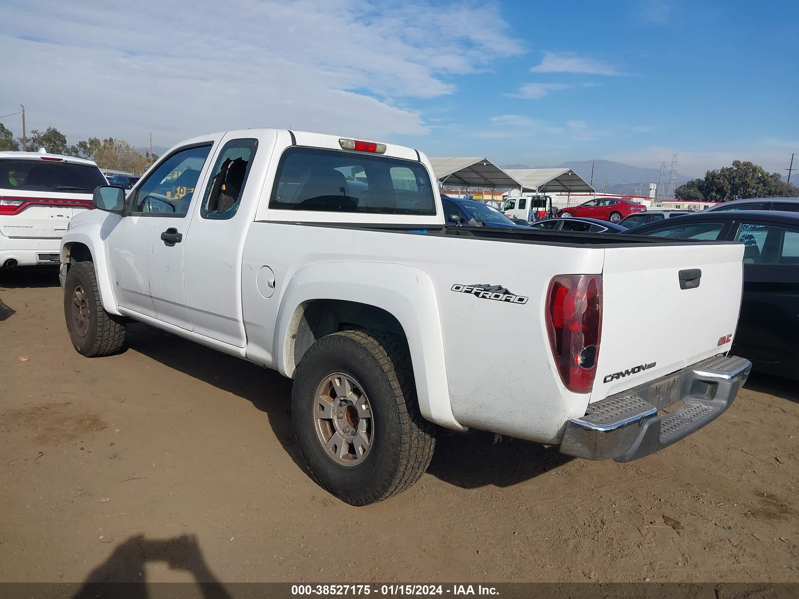 Photo 2 VIN: 1GTDS19E588178662 - GMC CANYON 