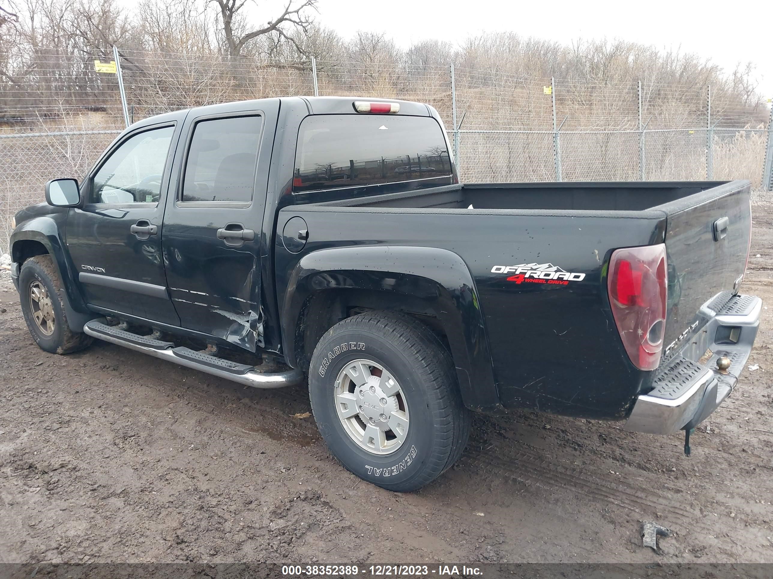 Photo 2 VIN: 1GTDT136X48172798 - GMC CANYON 