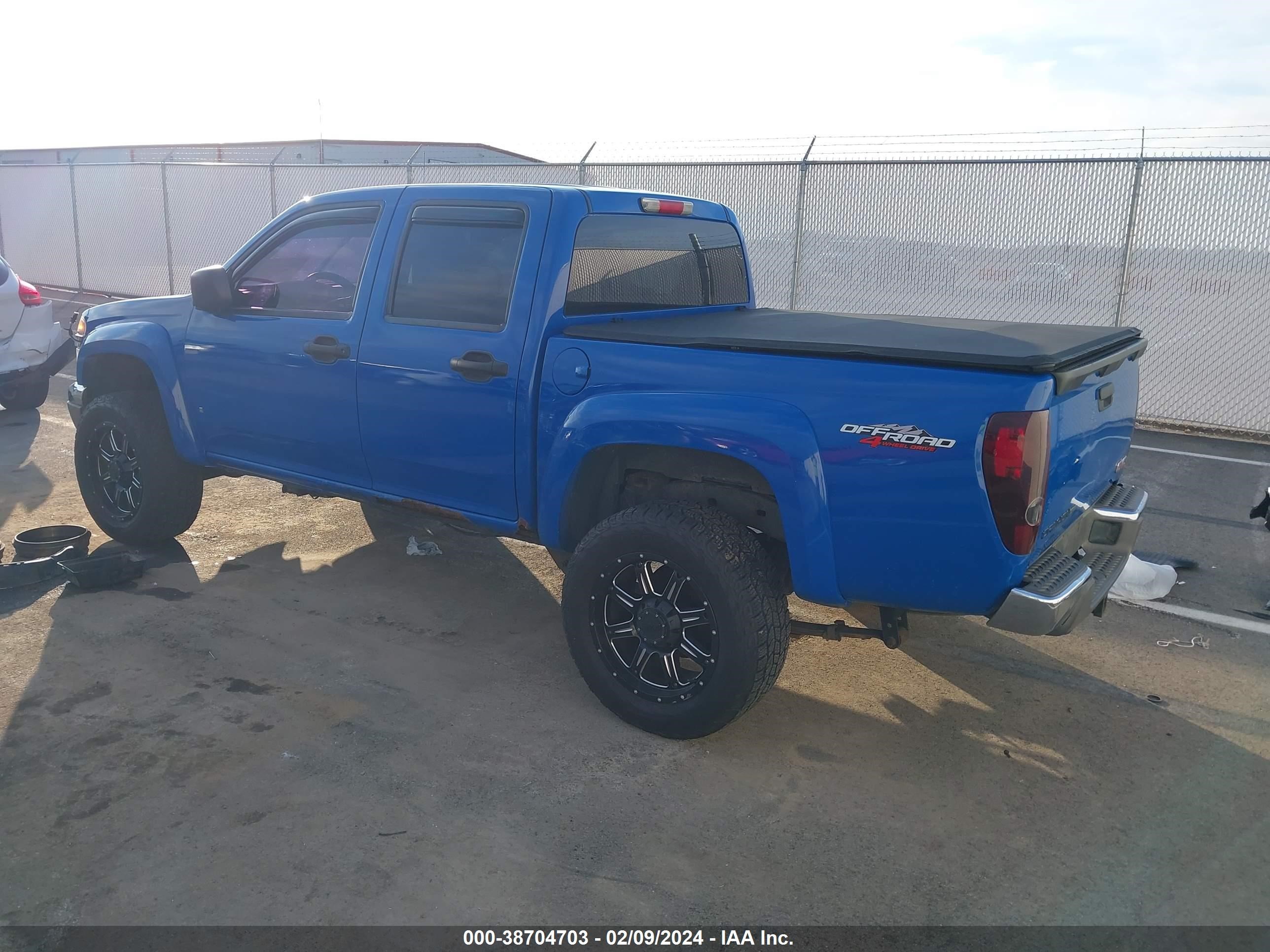 Photo 2 VIN: 1GTDT13E978142896 - GMC CANYON 