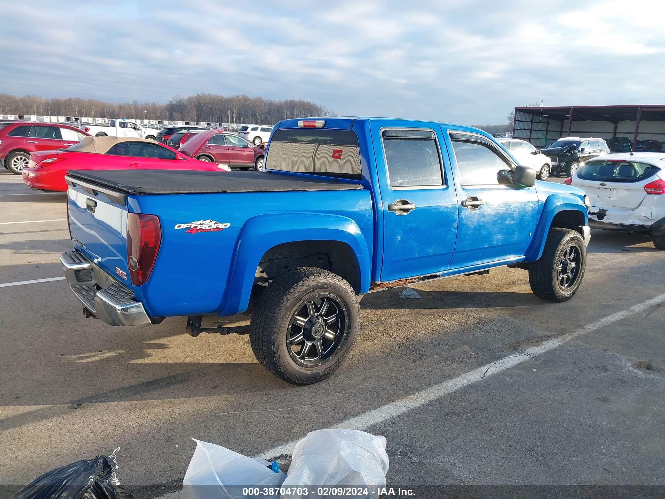 Photo 3 VIN: 1GTDT13E978142896 - GMC CANYON 