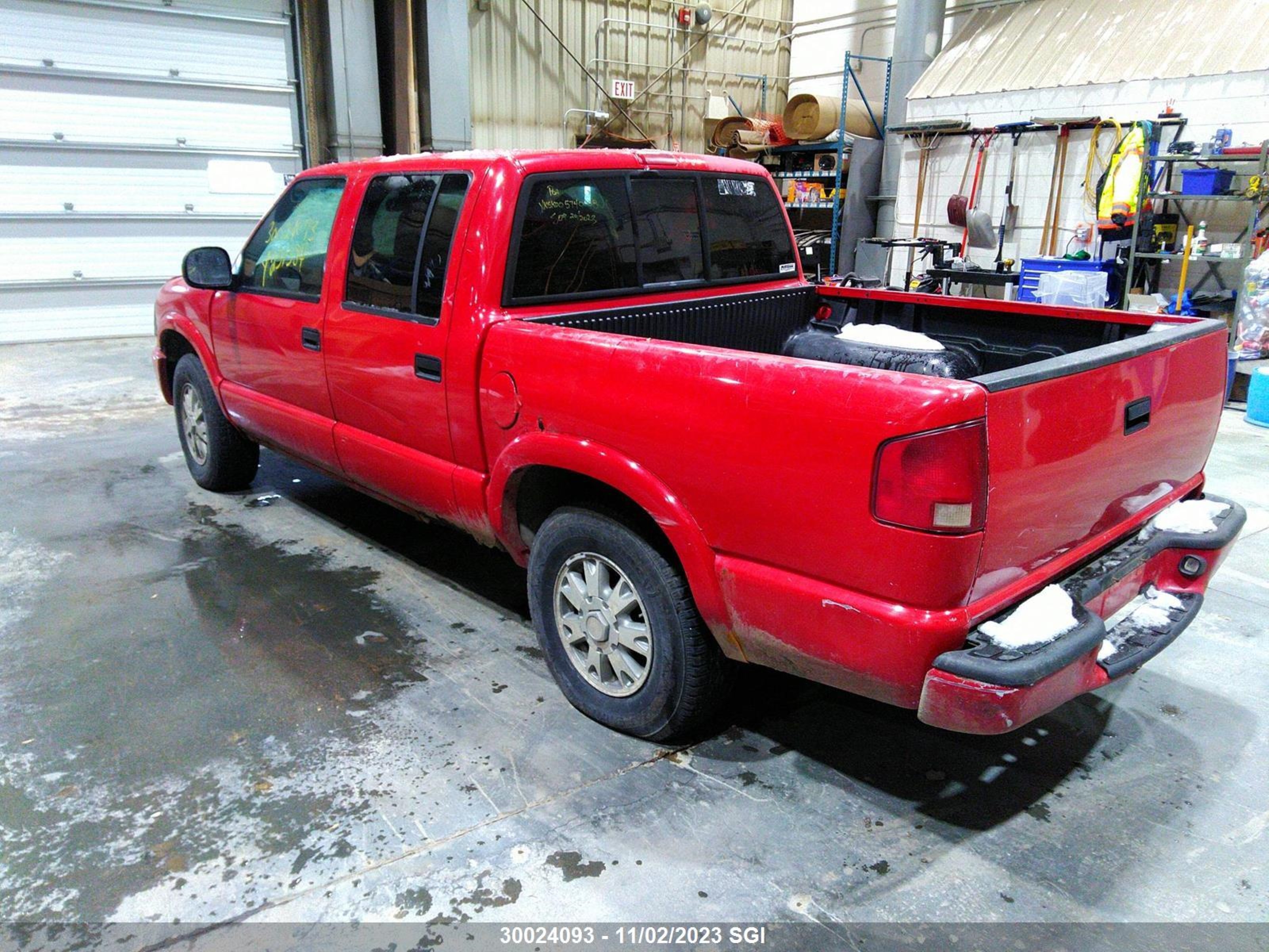 Photo 2 VIN: 1GTDT13W02K207638 - GMC SONOMA 