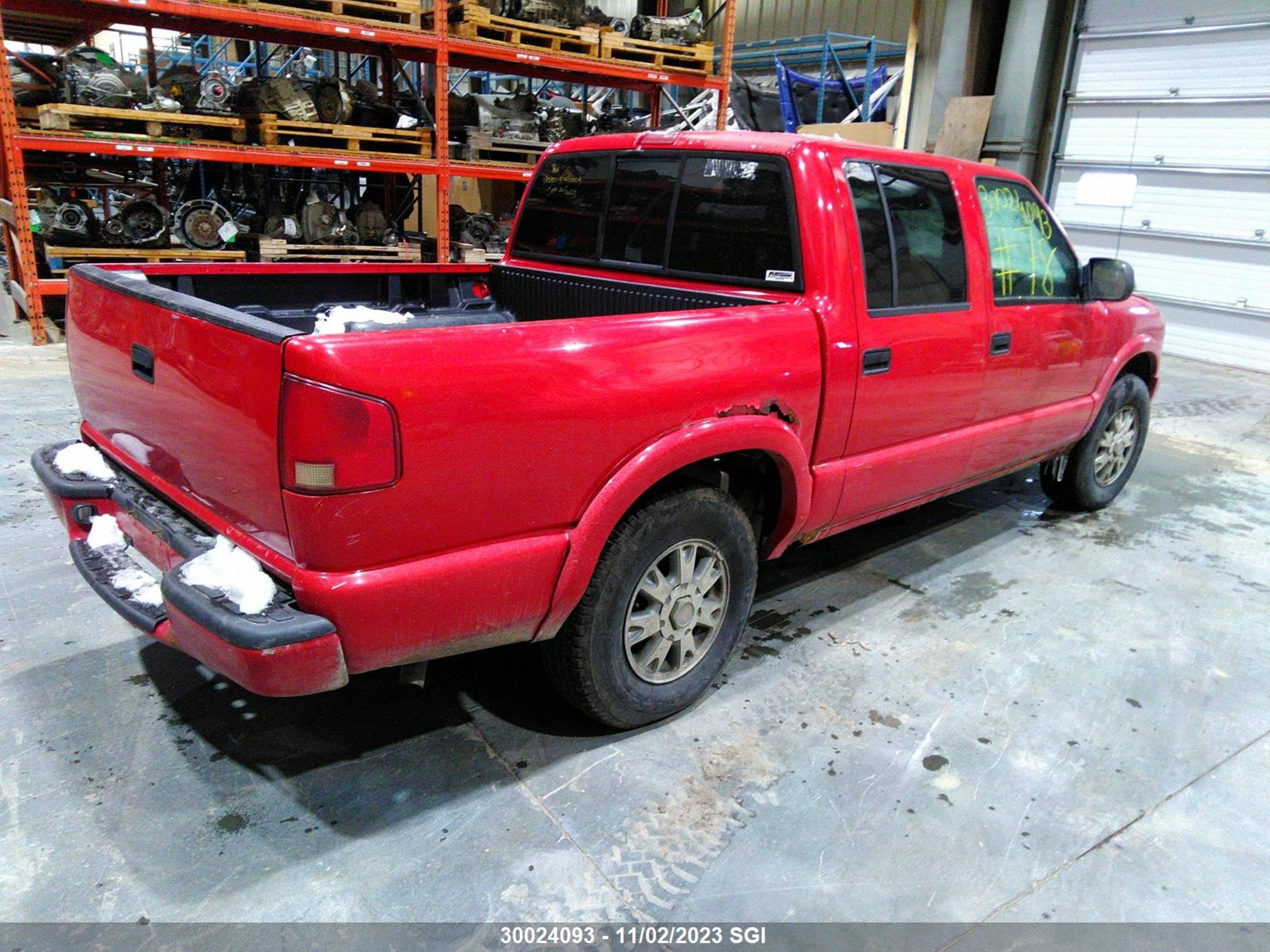 Photo 3 VIN: 1GTDT13W02K207638 - GMC SONOMA 