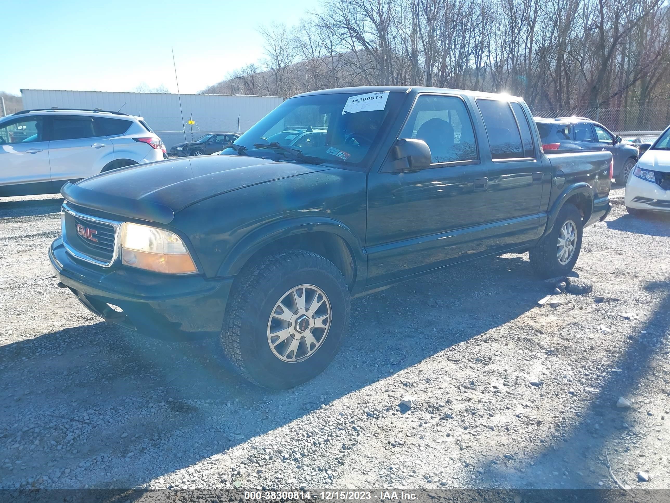 Photo 1 VIN: 1GTDT13X03K172982 - GMC SONOMA 