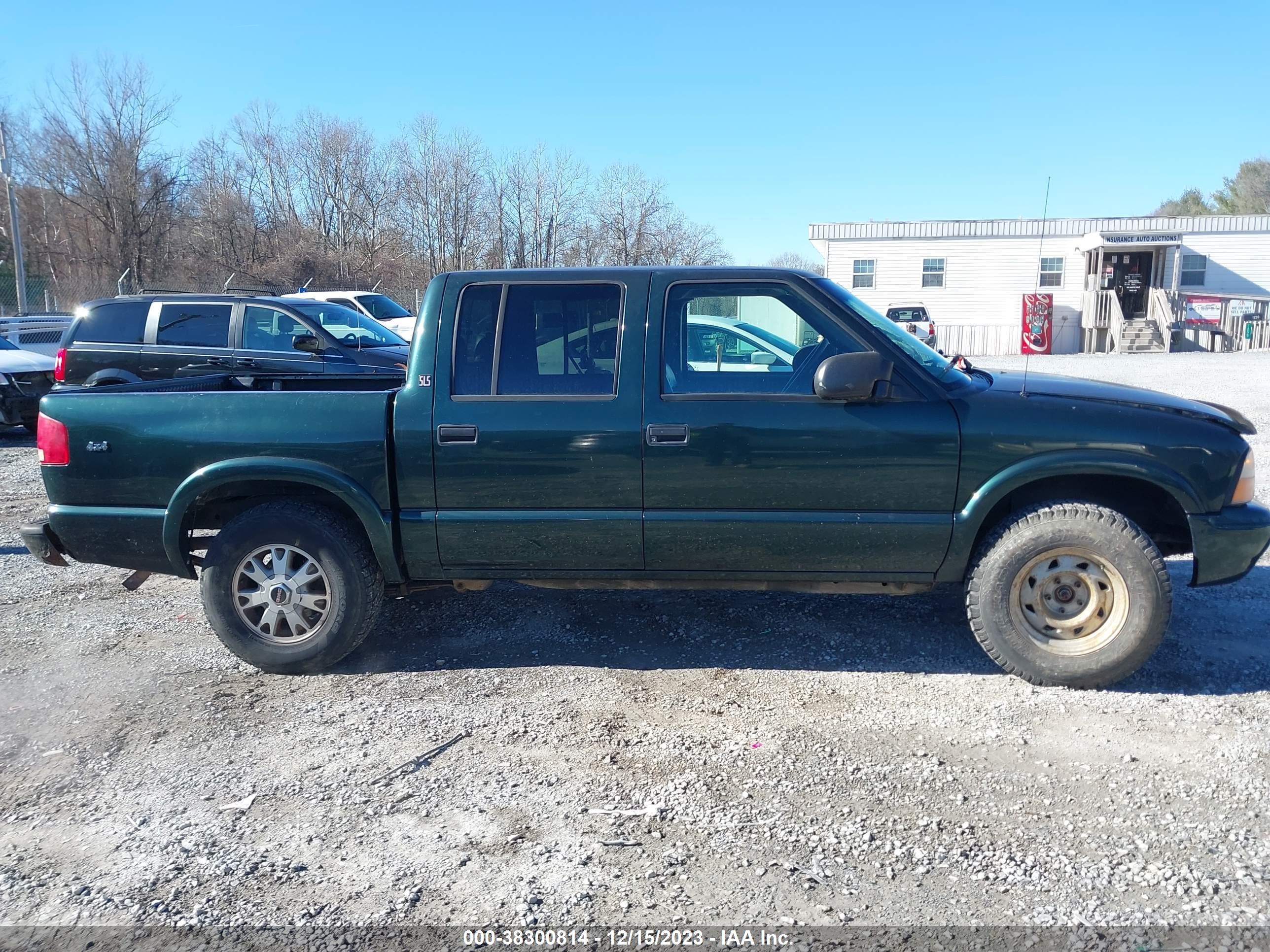 Photo 12 VIN: 1GTDT13X03K172982 - GMC SONOMA 