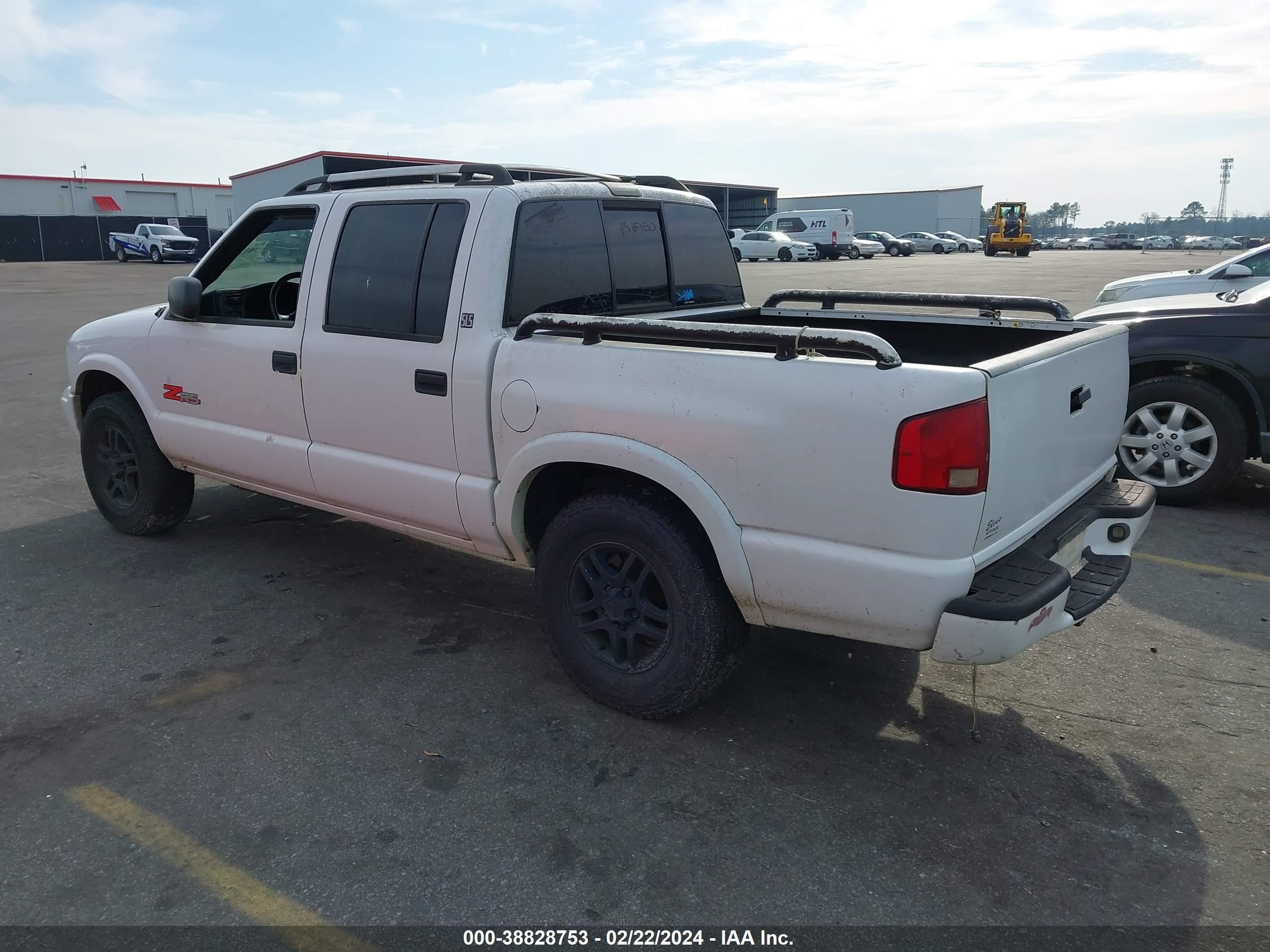 Photo 2 VIN: 1GTDT13X24K103163 - GMC SONOMA 