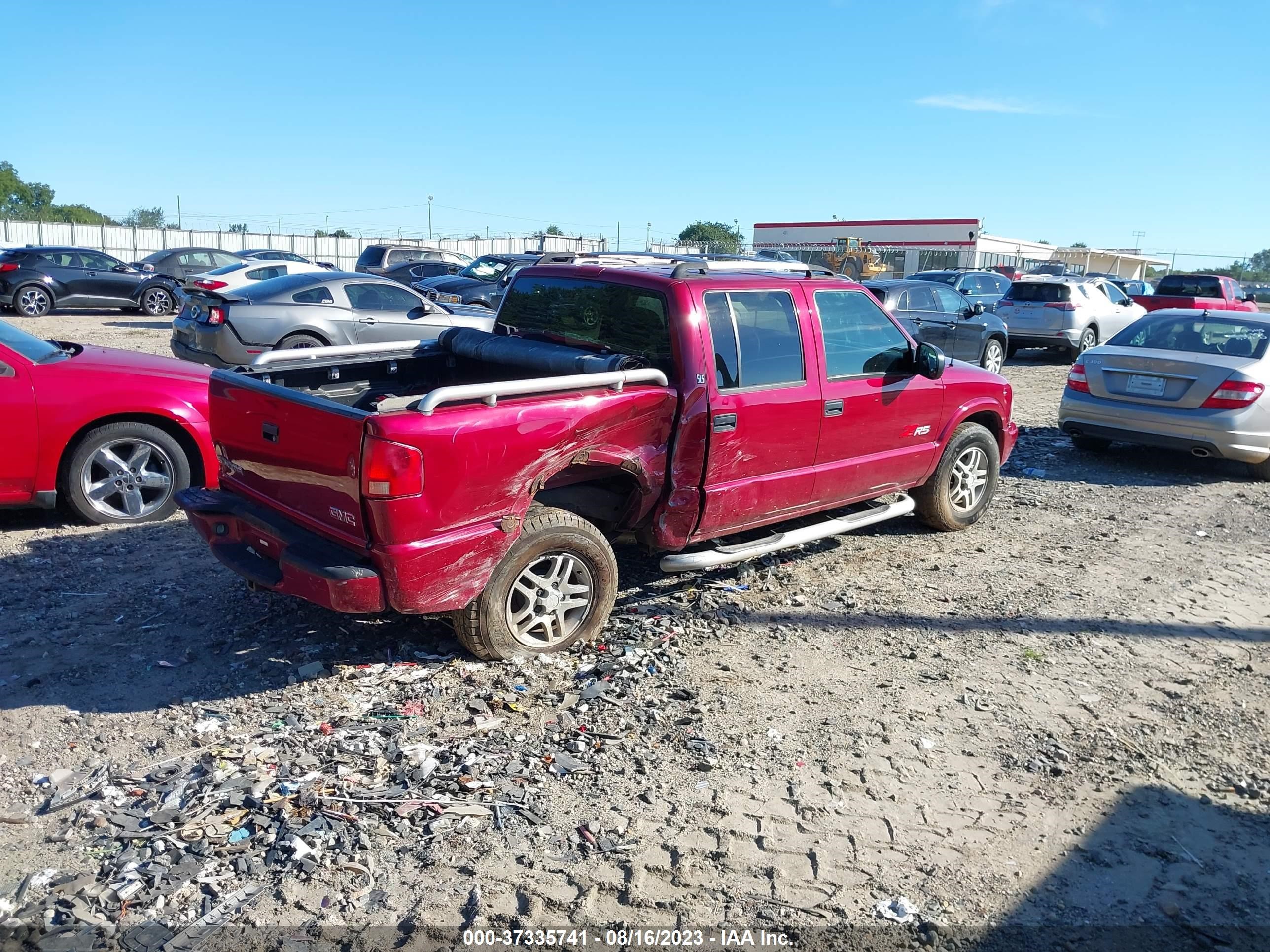 Photo 3 VIN: 1GTDT13X74K115650 - GMC SONOMA 