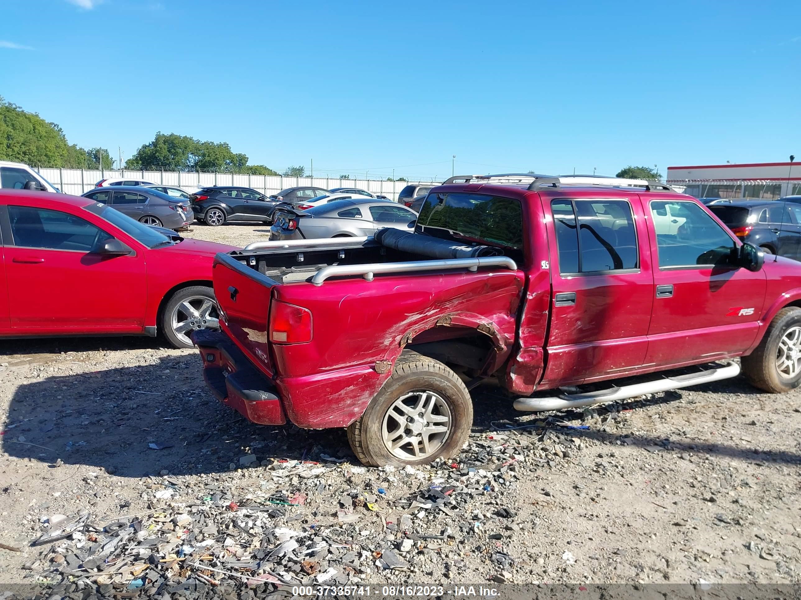 Photo 5 VIN: 1GTDT13X74K115650 - GMC SONOMA 