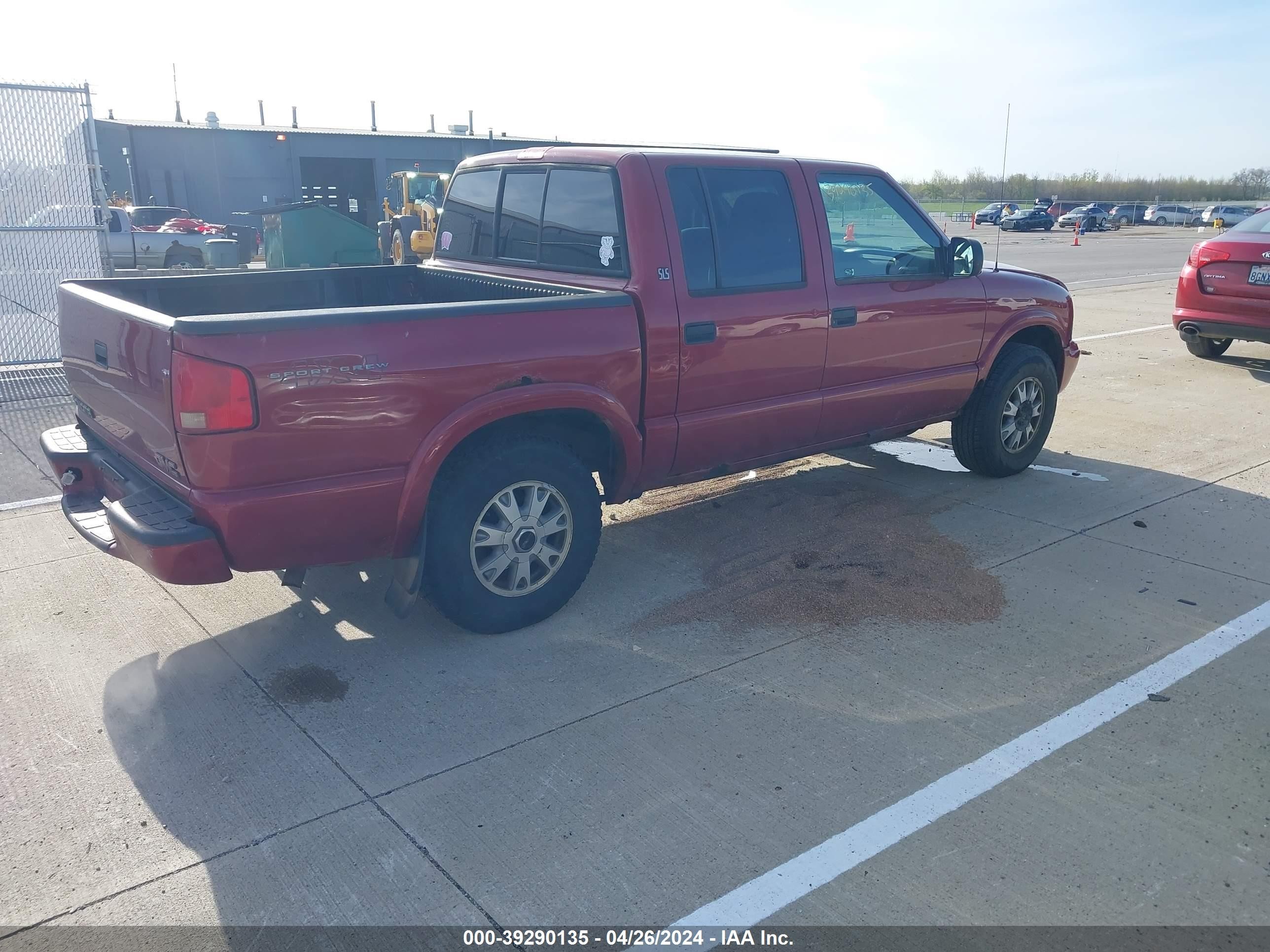 Photo 3 VIN: 1GTDT13X83K146338 - GMC SONOMA 