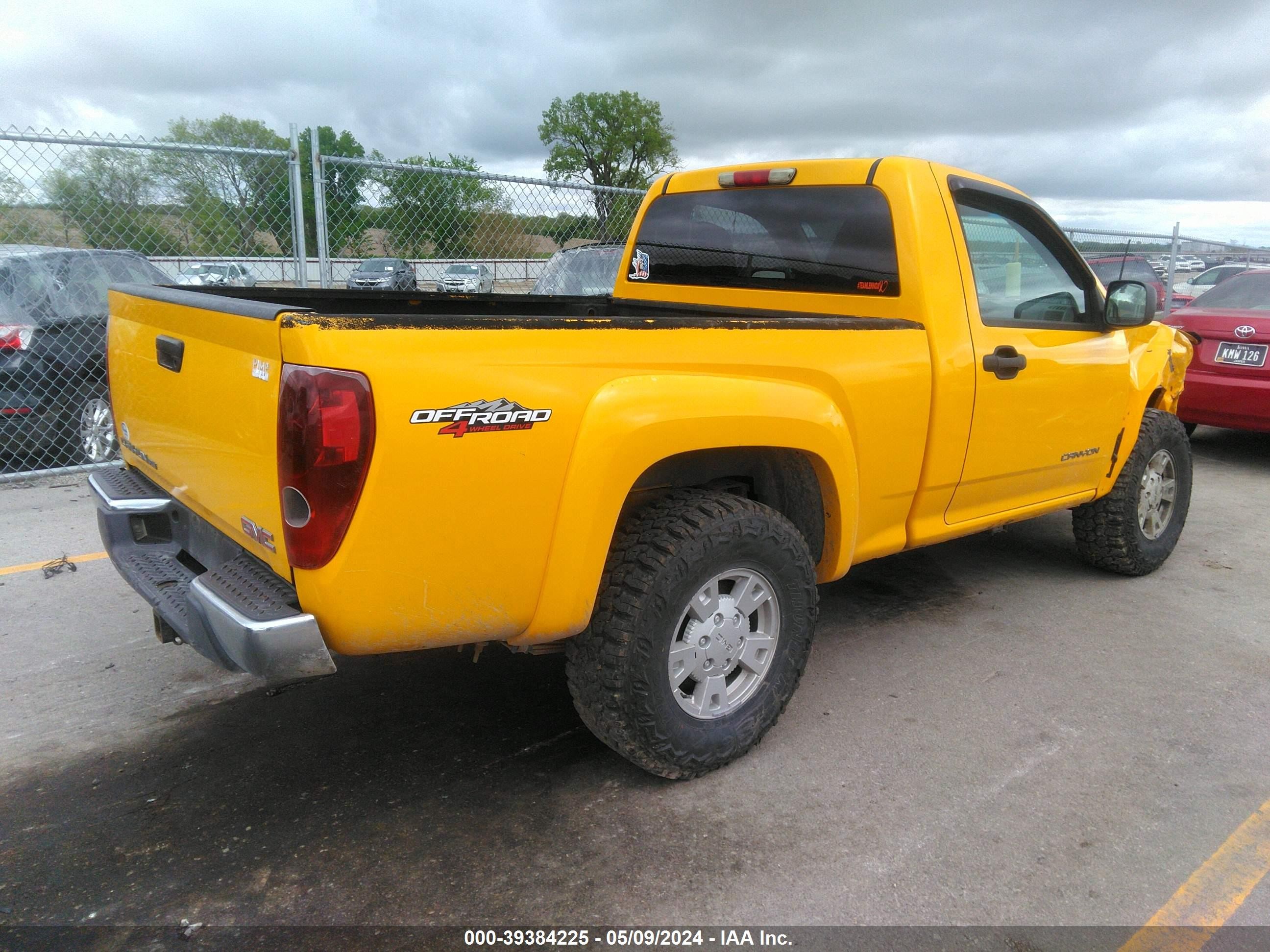 Photo 3 VIN: 1GTDT146X48115452 - GMC CANYON 