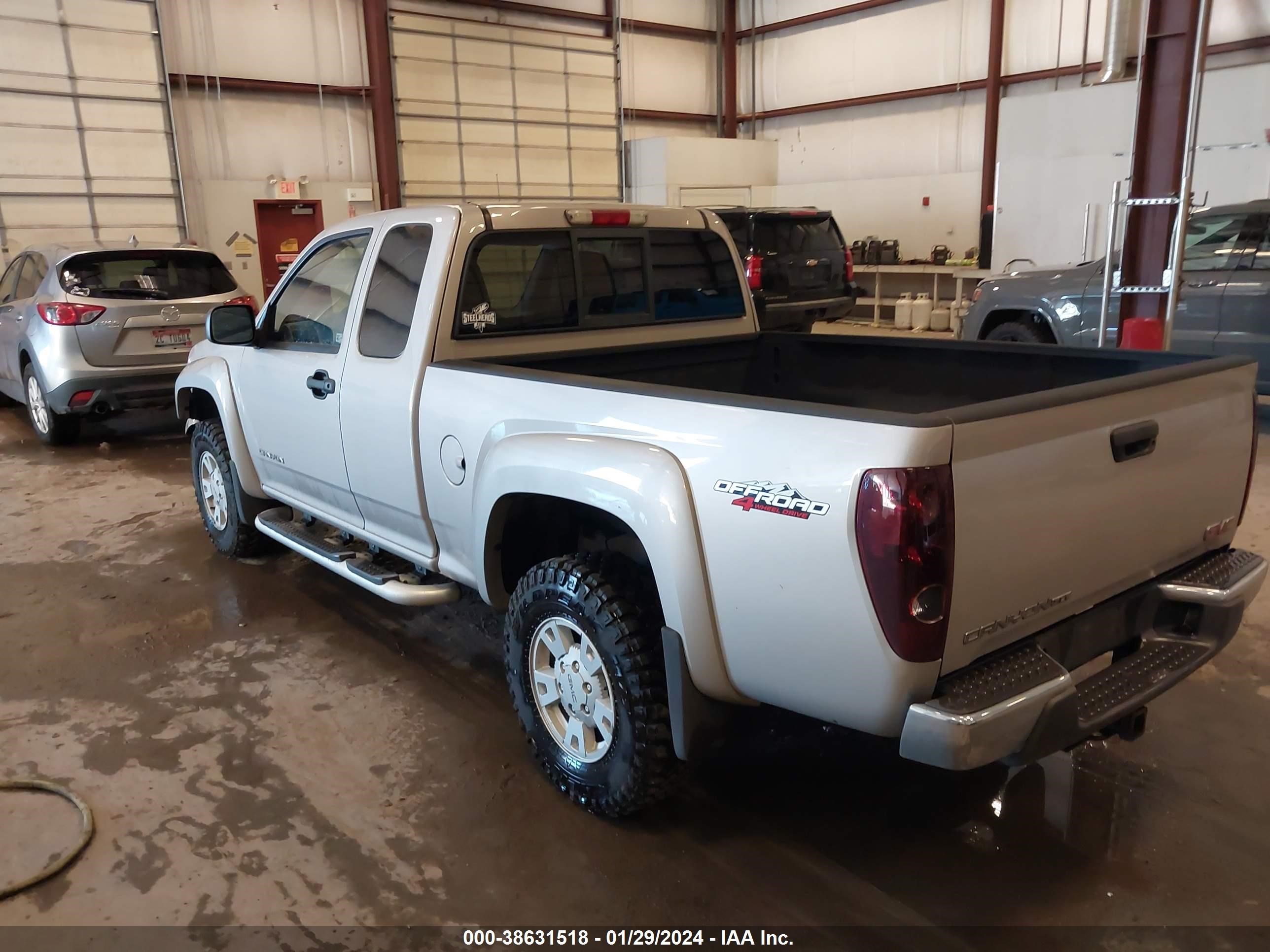 Photo 2 VIN: 1GTDT196248152939 - GMC CANYON 