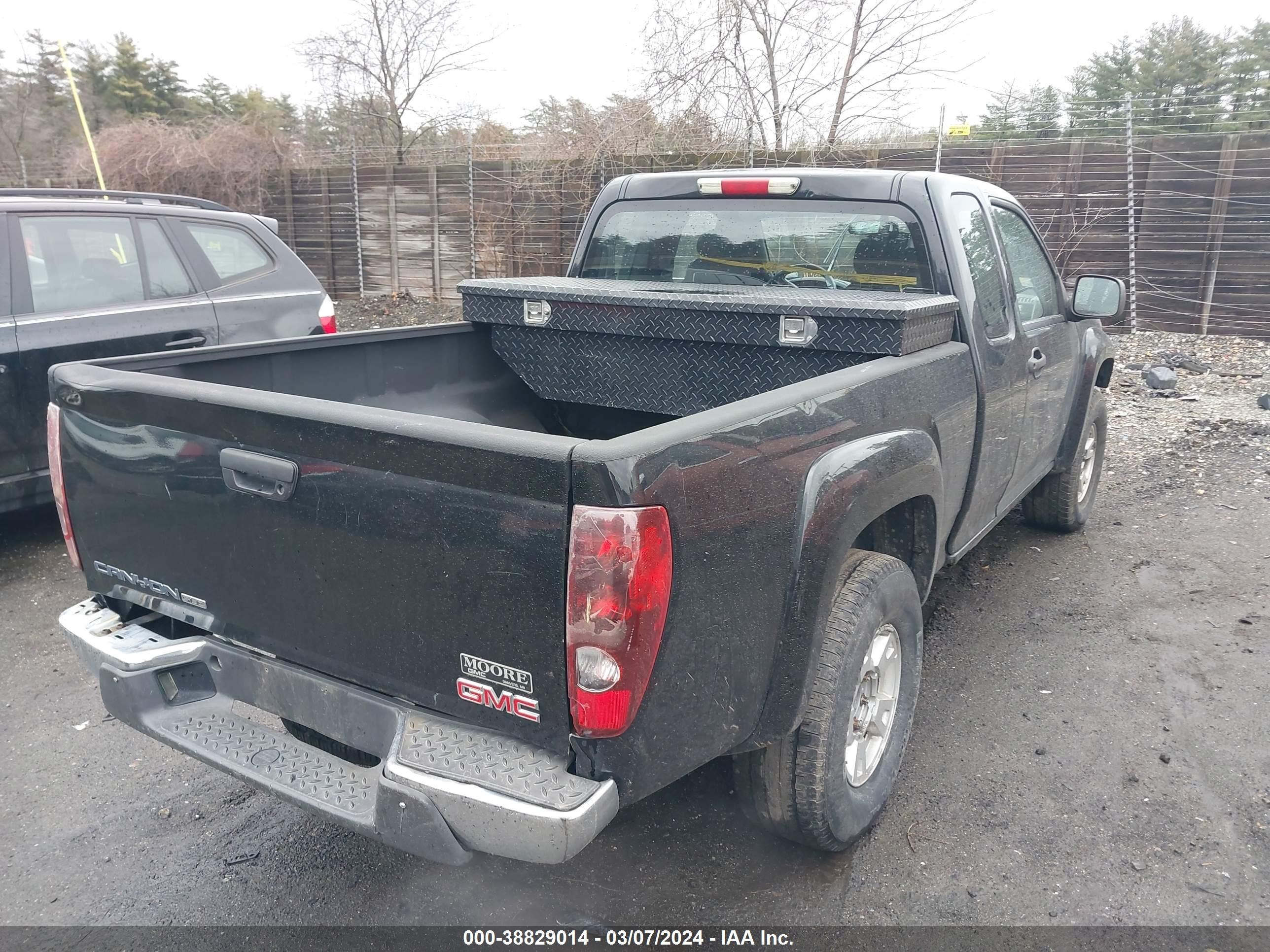 Photo 3 VIN: 1GTDT196758209878 - GMC CANYON 