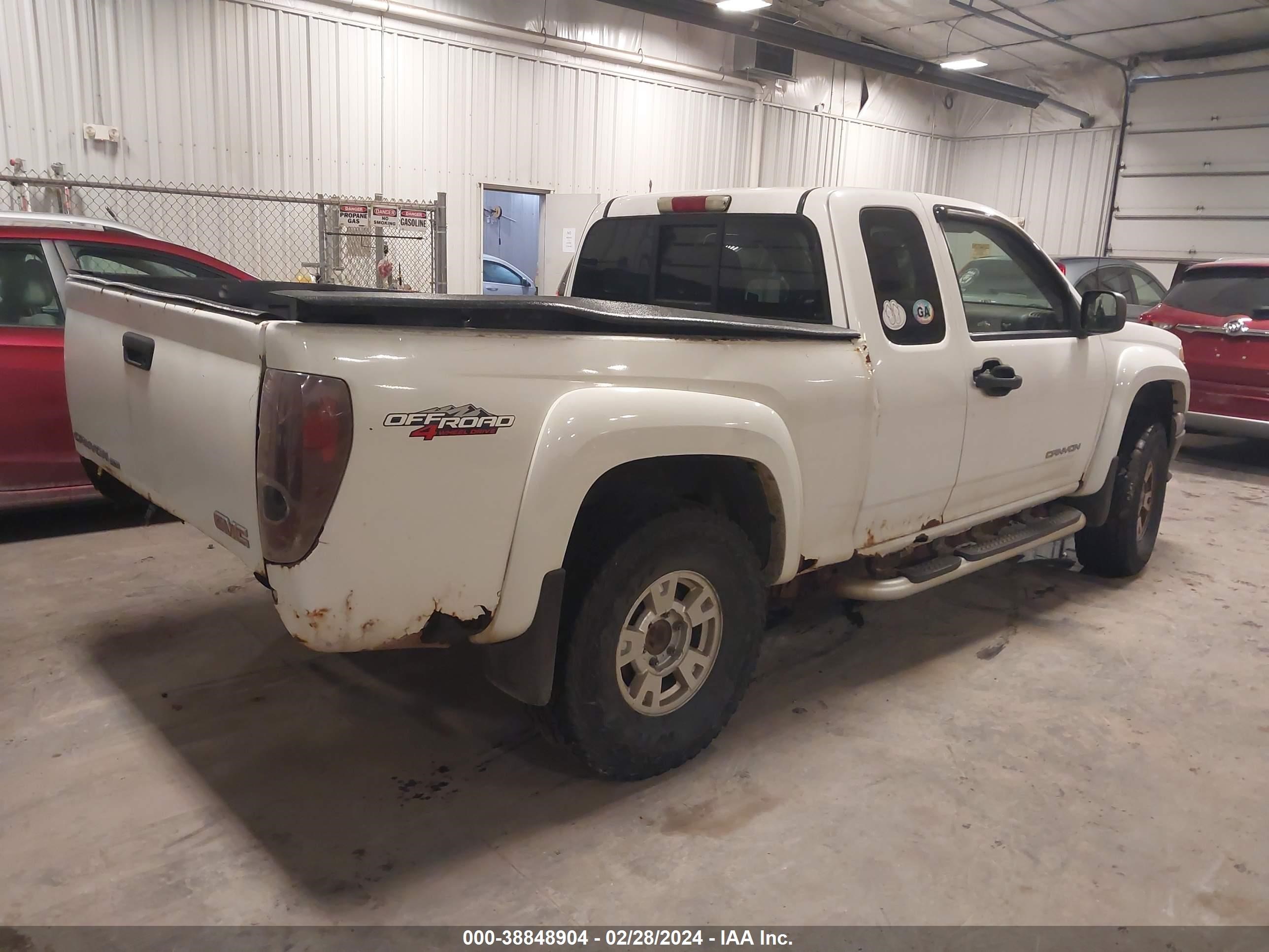 Photo 3 VIN: 1GTDT196X58130835 - GMC CANYON 