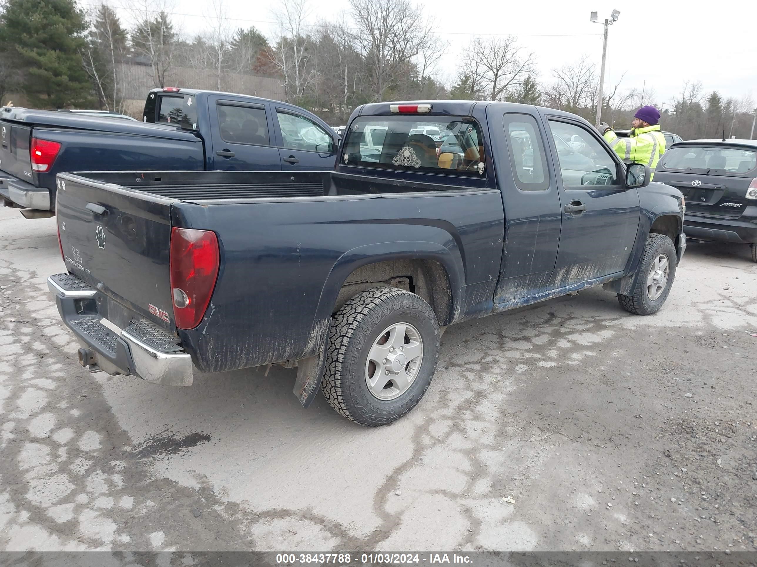 Photo 3 VIN: 1GTDT199788156288 - GMC CANYON 