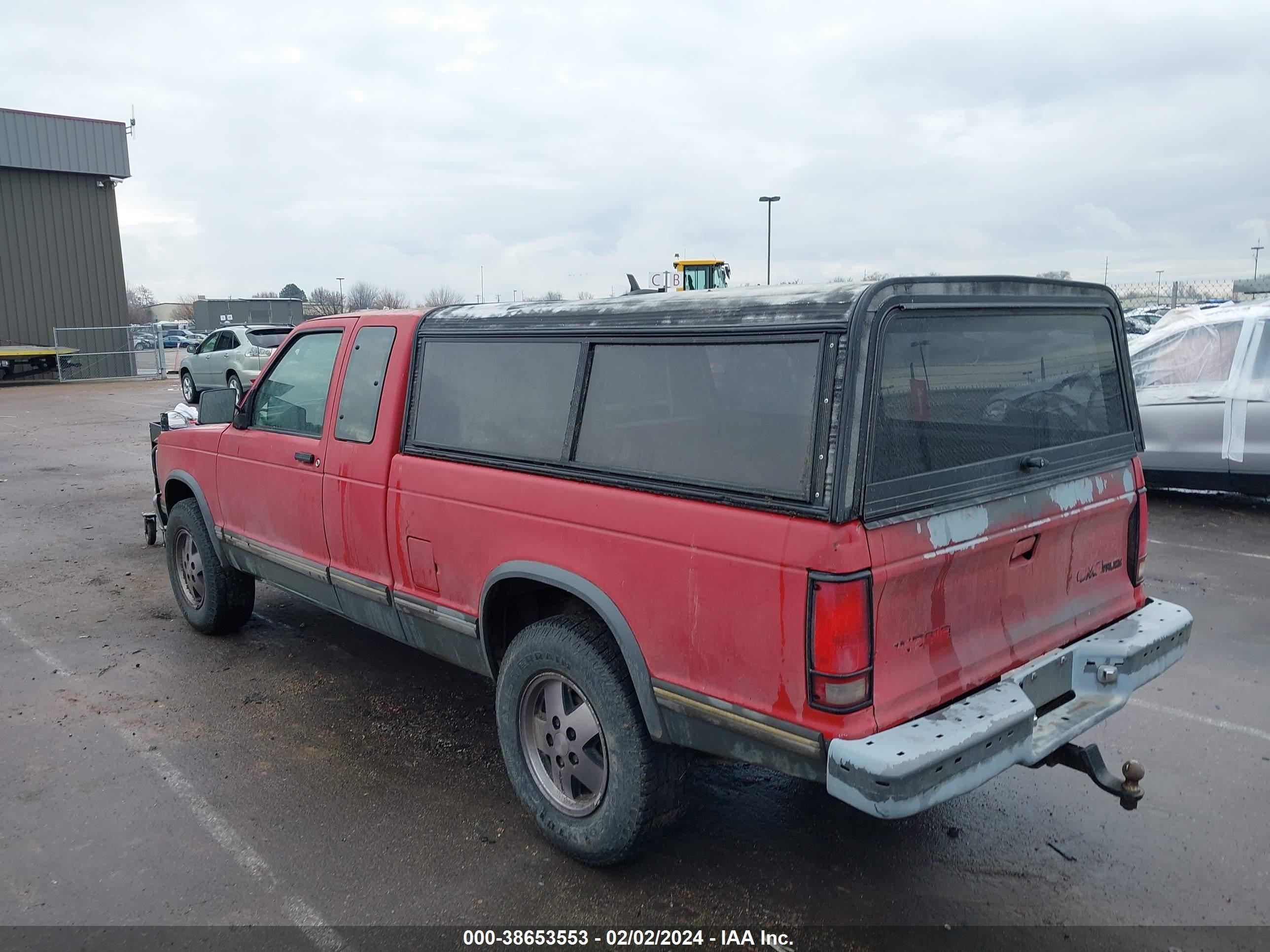 Photo 2 VIN: 1GTDT19W5P8505615 - GMC SONOMA 