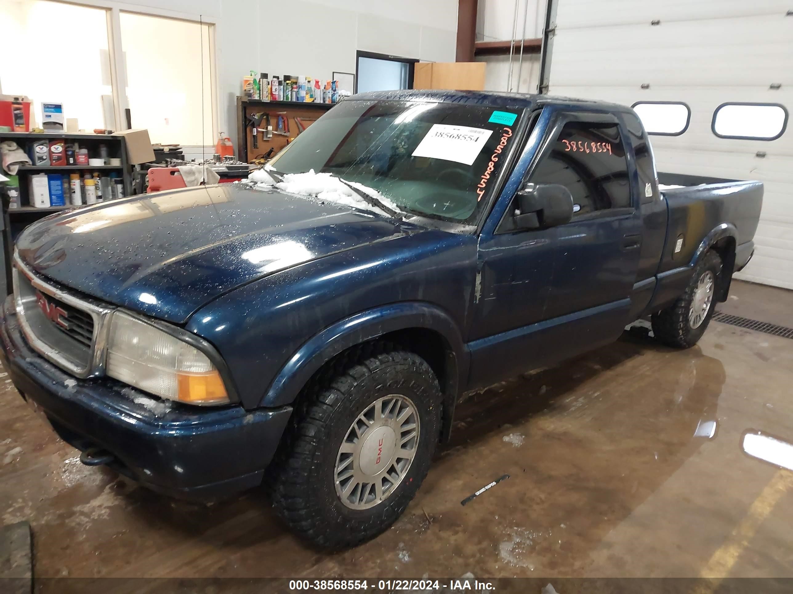 Photo 1 VIN: 1GTDT19W5Y8272952 - GMC SONOMA 