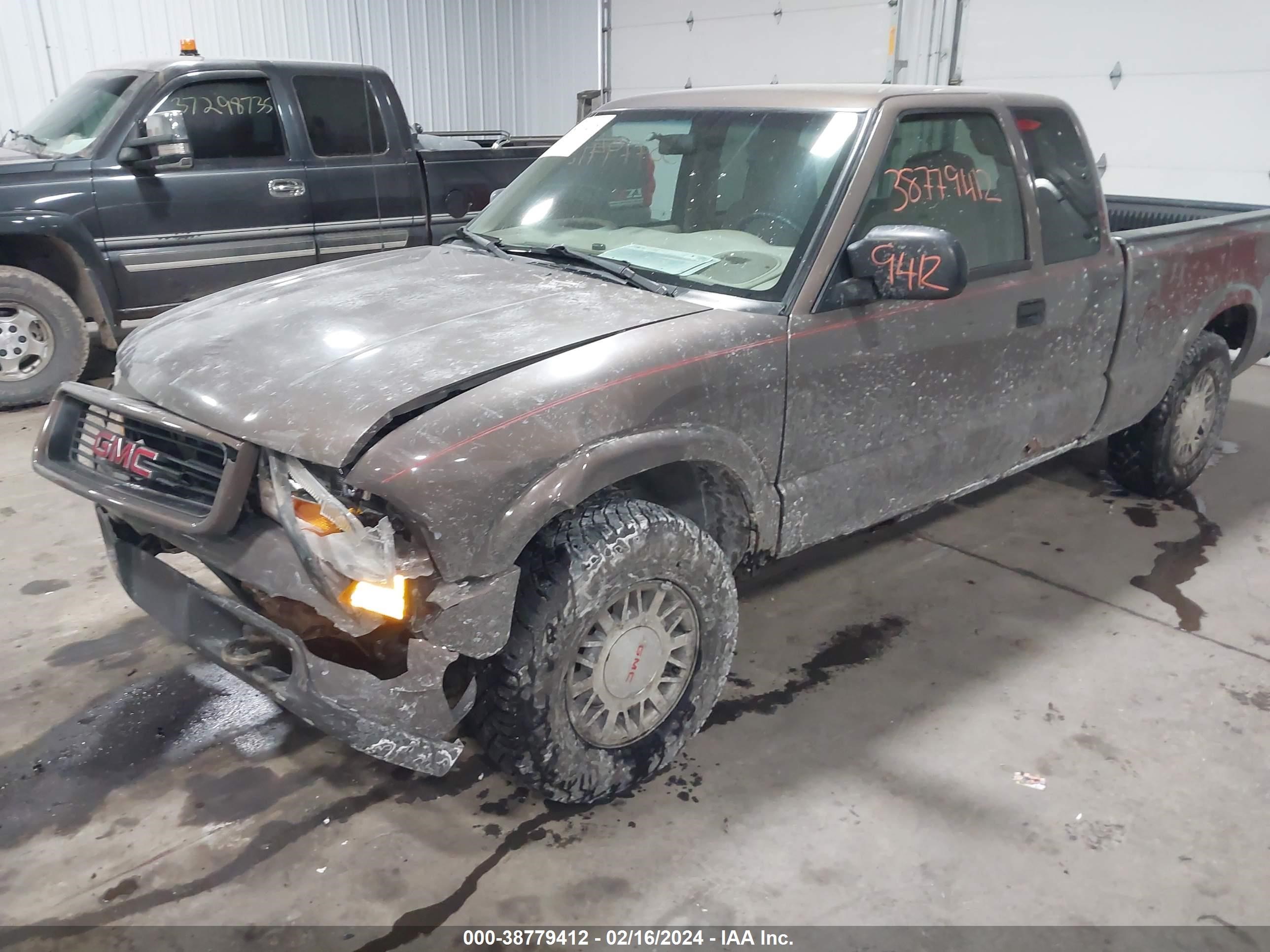 Photo 1 VIN: 1GTDT19W7Y8272242 - GMC SONOMA 