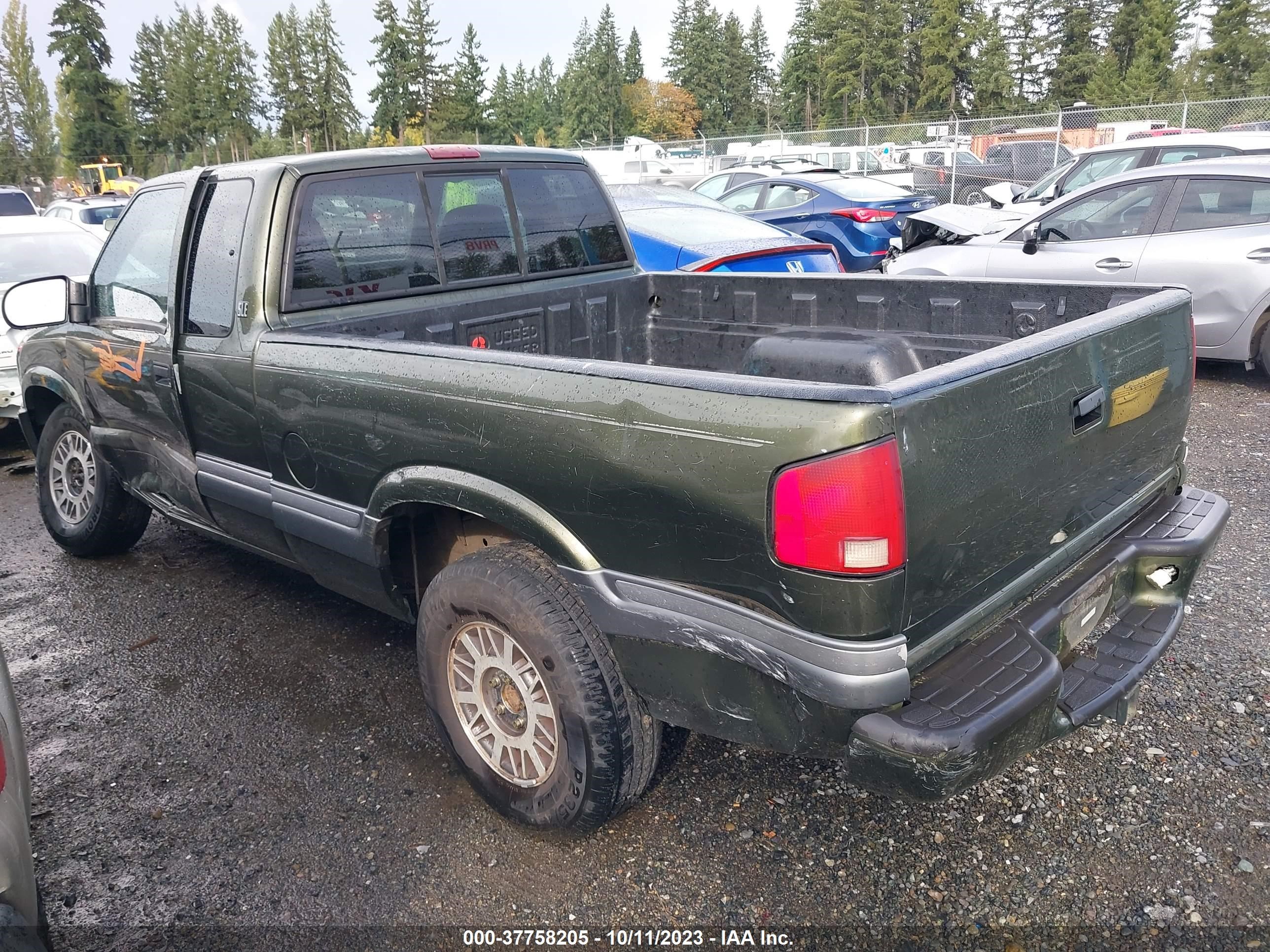 Photo 2 VIN: 1GTDT19W8Y8259192 - GMC SONOMA 