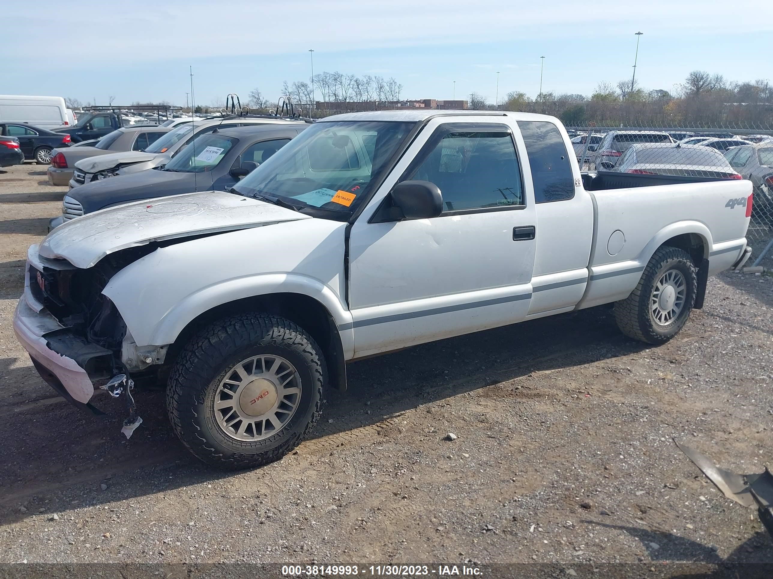 Photo 1 VIN: 1GTDT19X3W8525479 - GMC SONOMA 