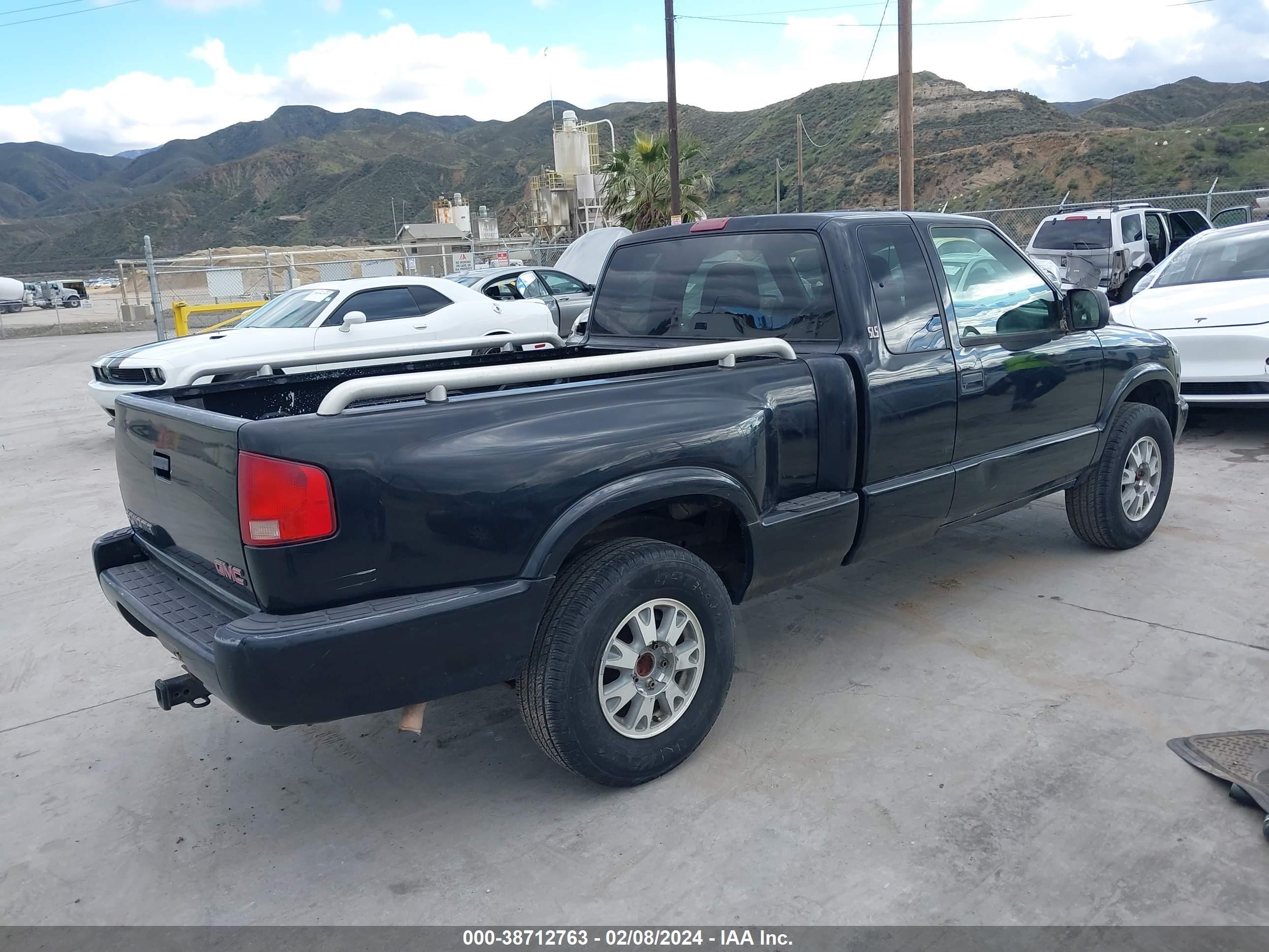 Photo 3 VIN: 1GTDT19X438156790 - GMC SONOMA 