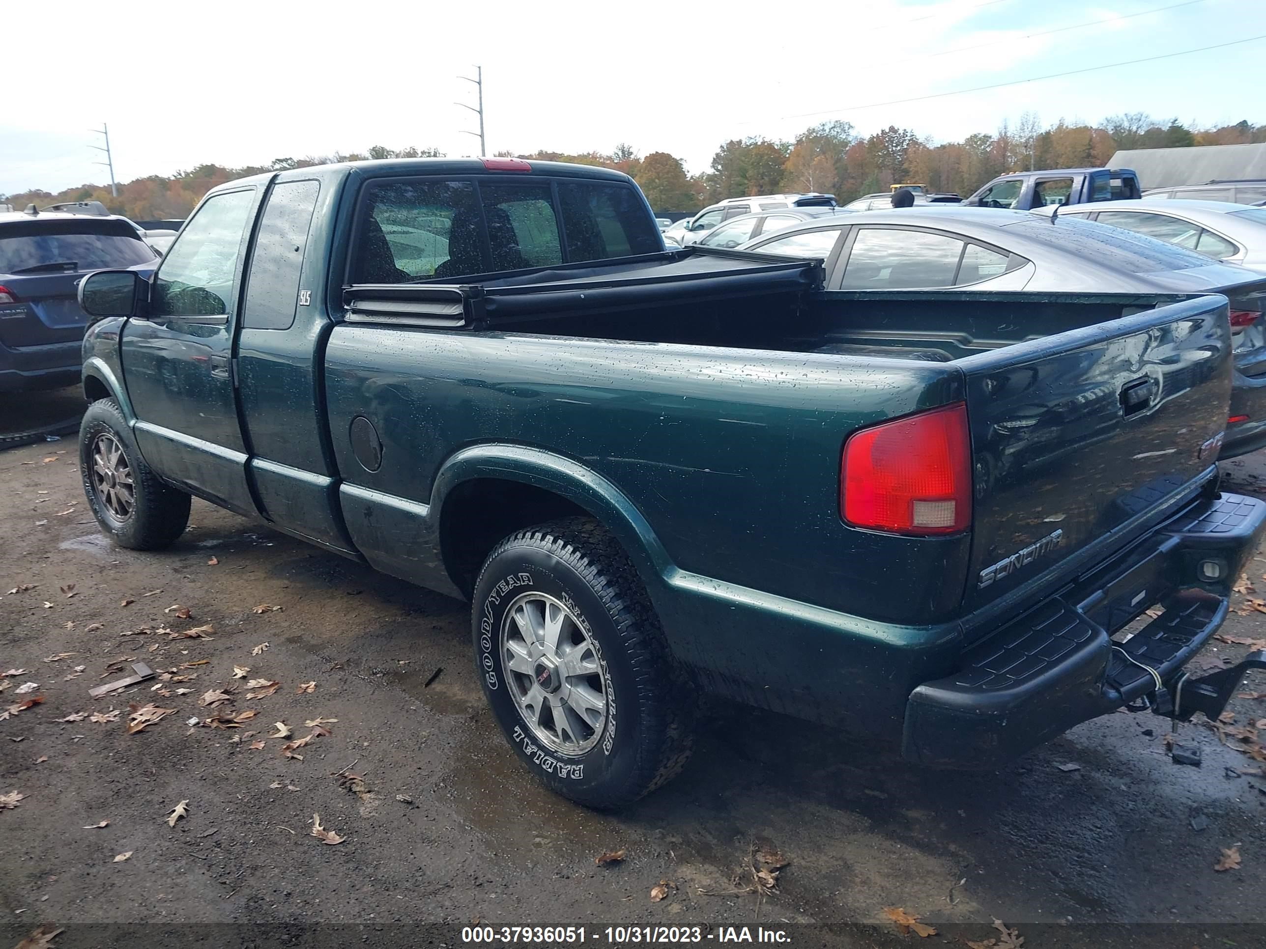 Photo 2 VIN: 1GTDT19X638253425 - GMC SONOMA 