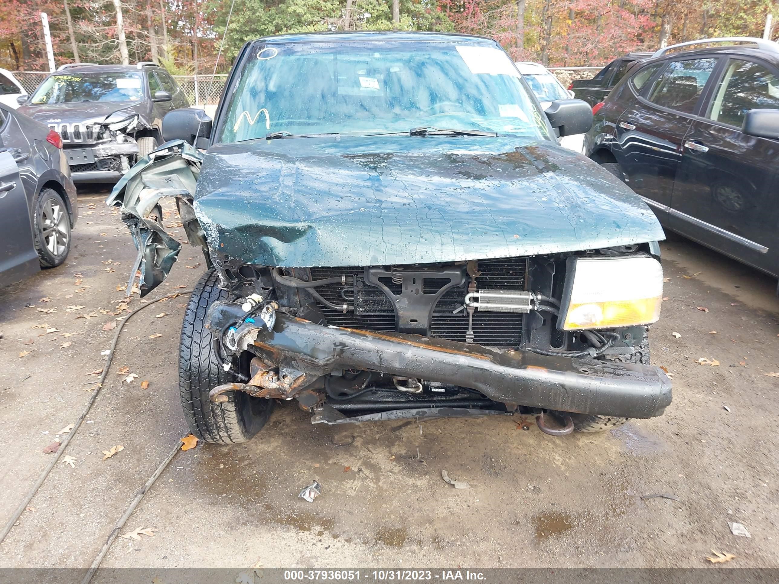 Photo 5 VIN: 1GTDT19X638253425 - GMC SONOMA 