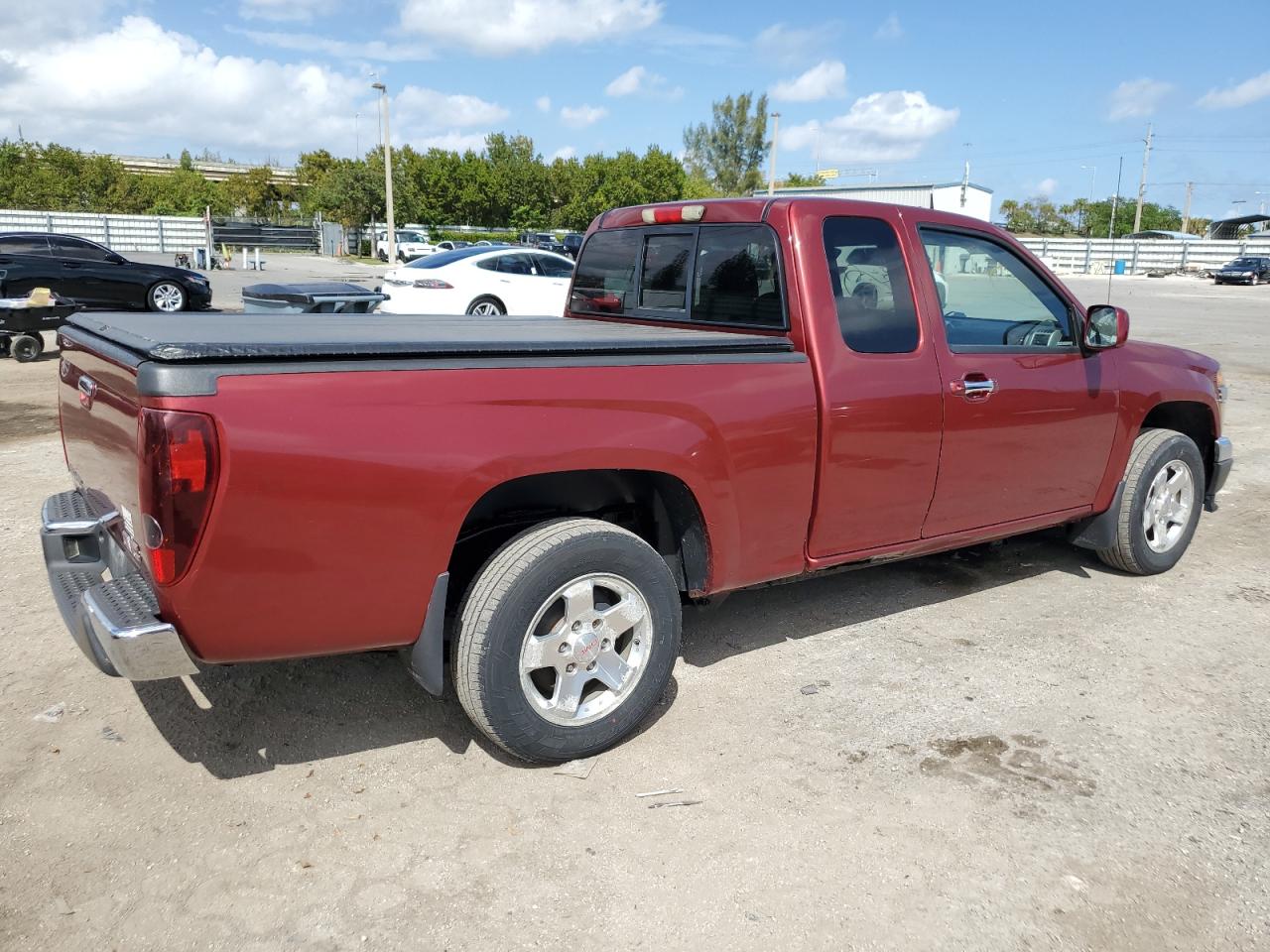 Photo 2 VIN: 1GTE5NF93B8100138 - GMC CANYON 