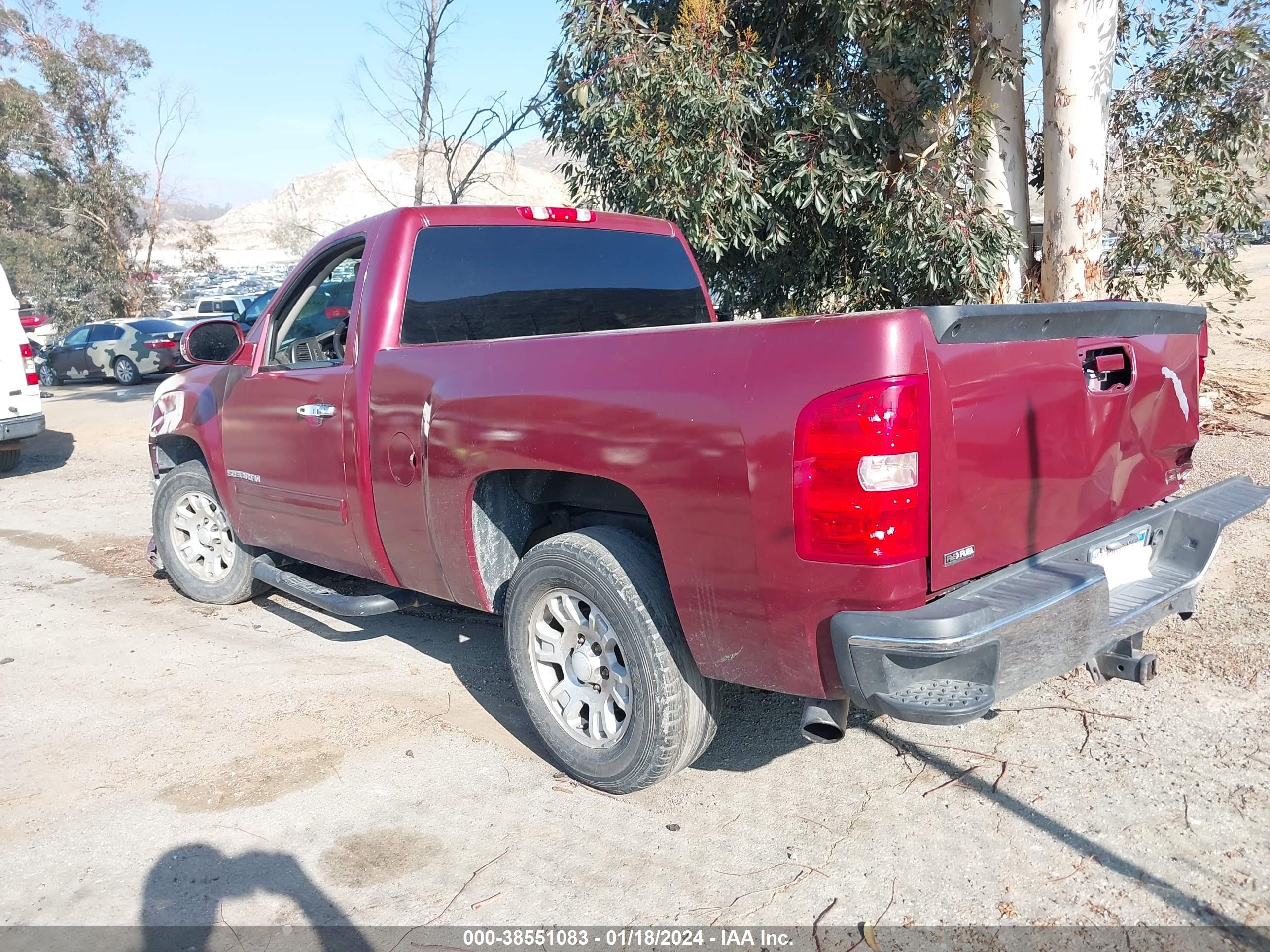 Photo 2 VIN: 1GTEC14008Z128243 - GMC SIERRA 