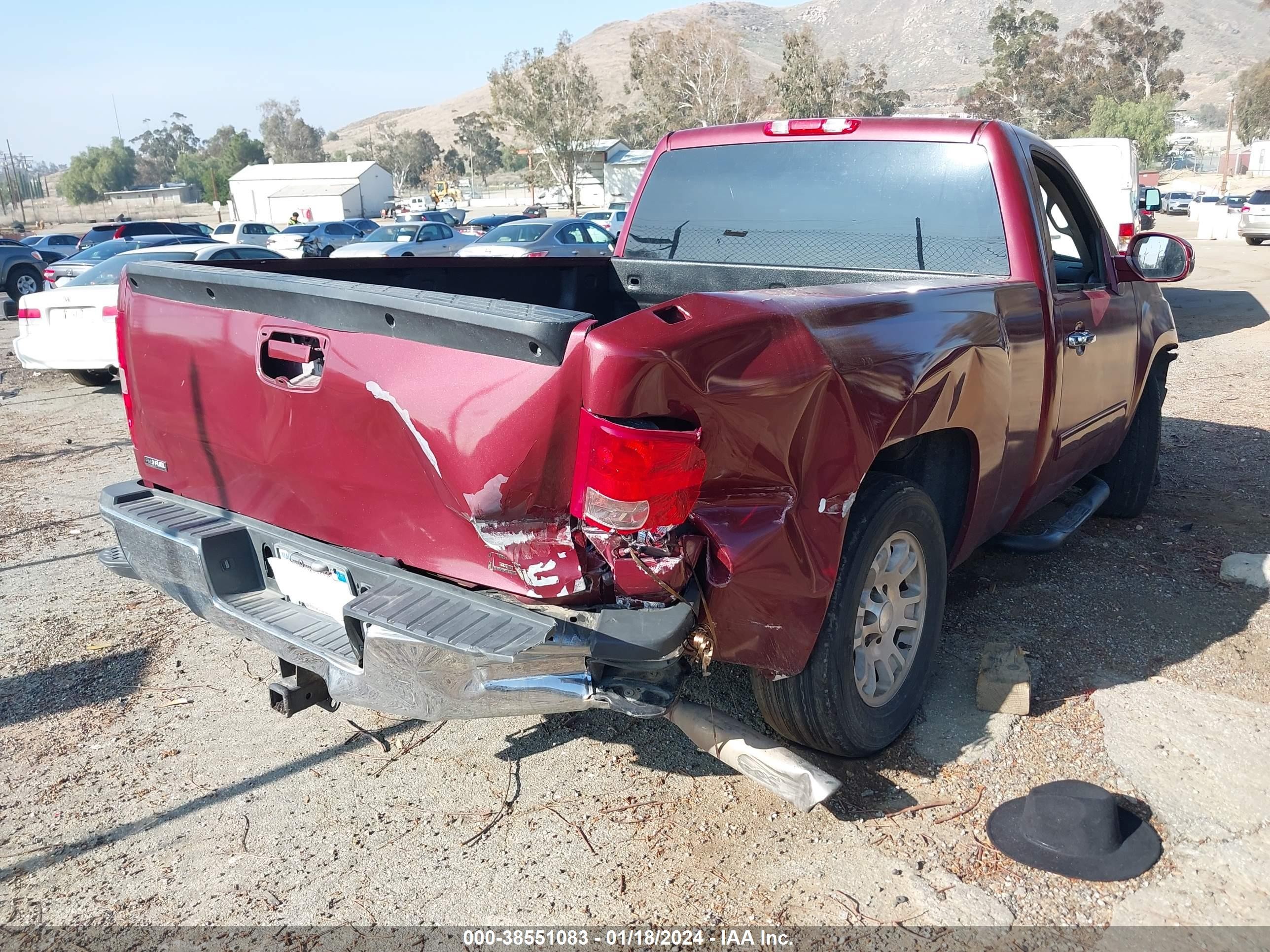 Photo 3 VIN: 1GTEC14008Z128243 - GMC SIERRA 