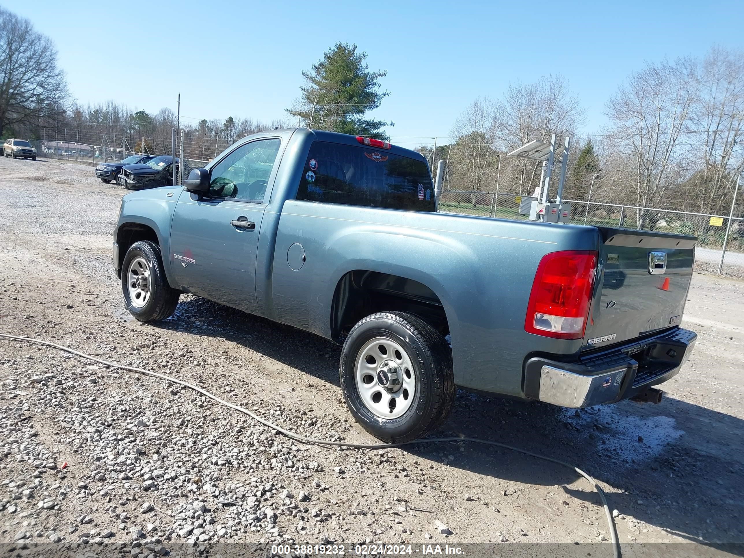 Photo 2 VIN: 1GTEC14C07Z643624 - GMC SIERRA 